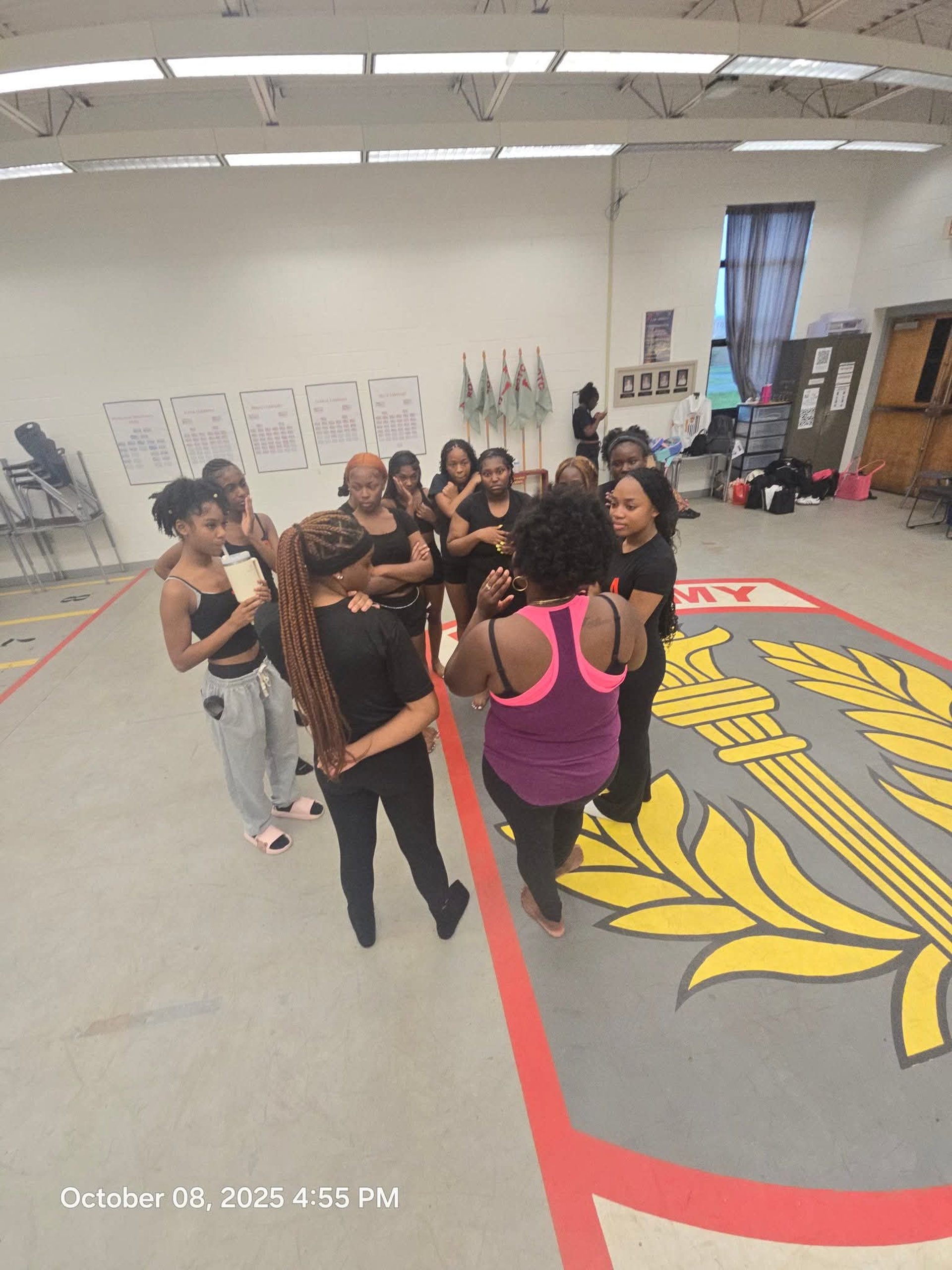 gray computer monitor