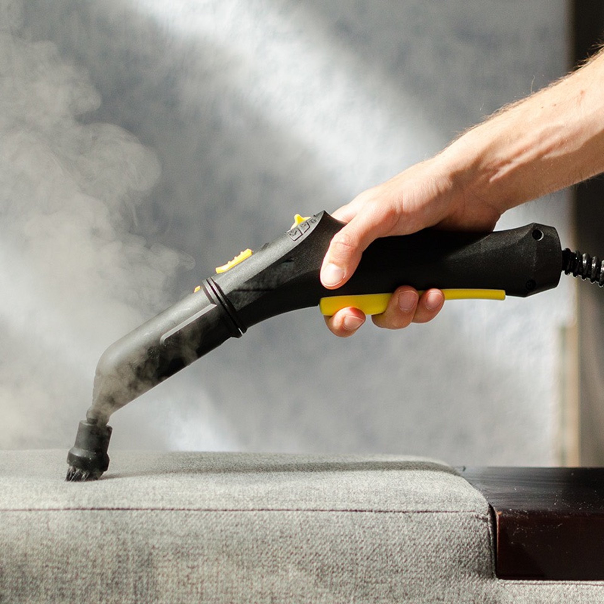 gray computer monitor