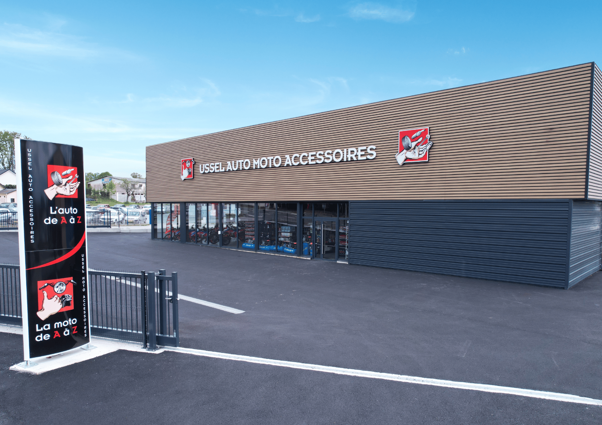 gray computer monitor