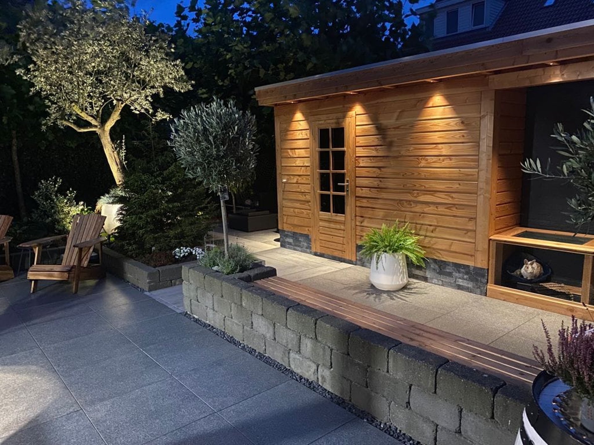 black and white bed linen