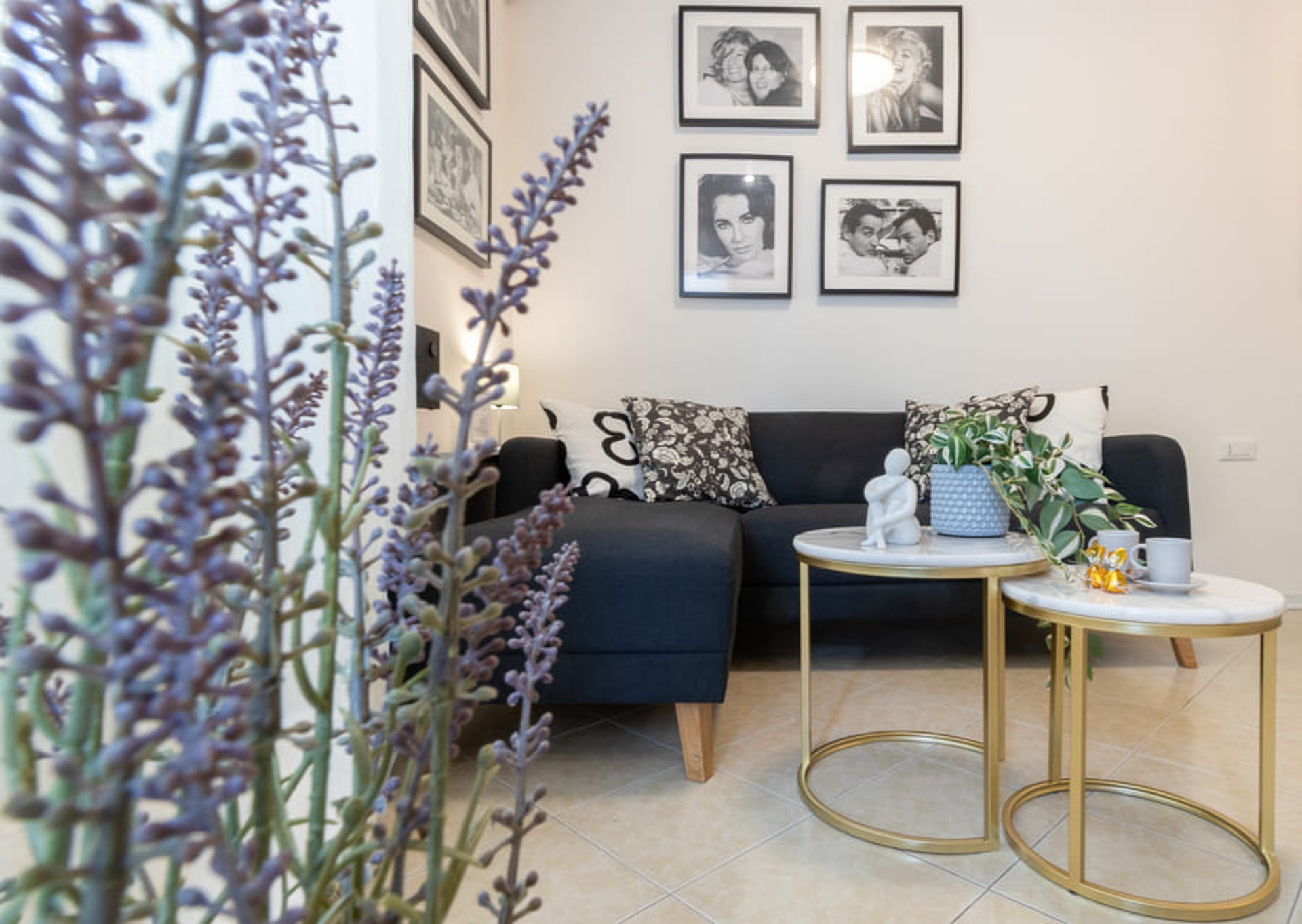 black and white bed linen