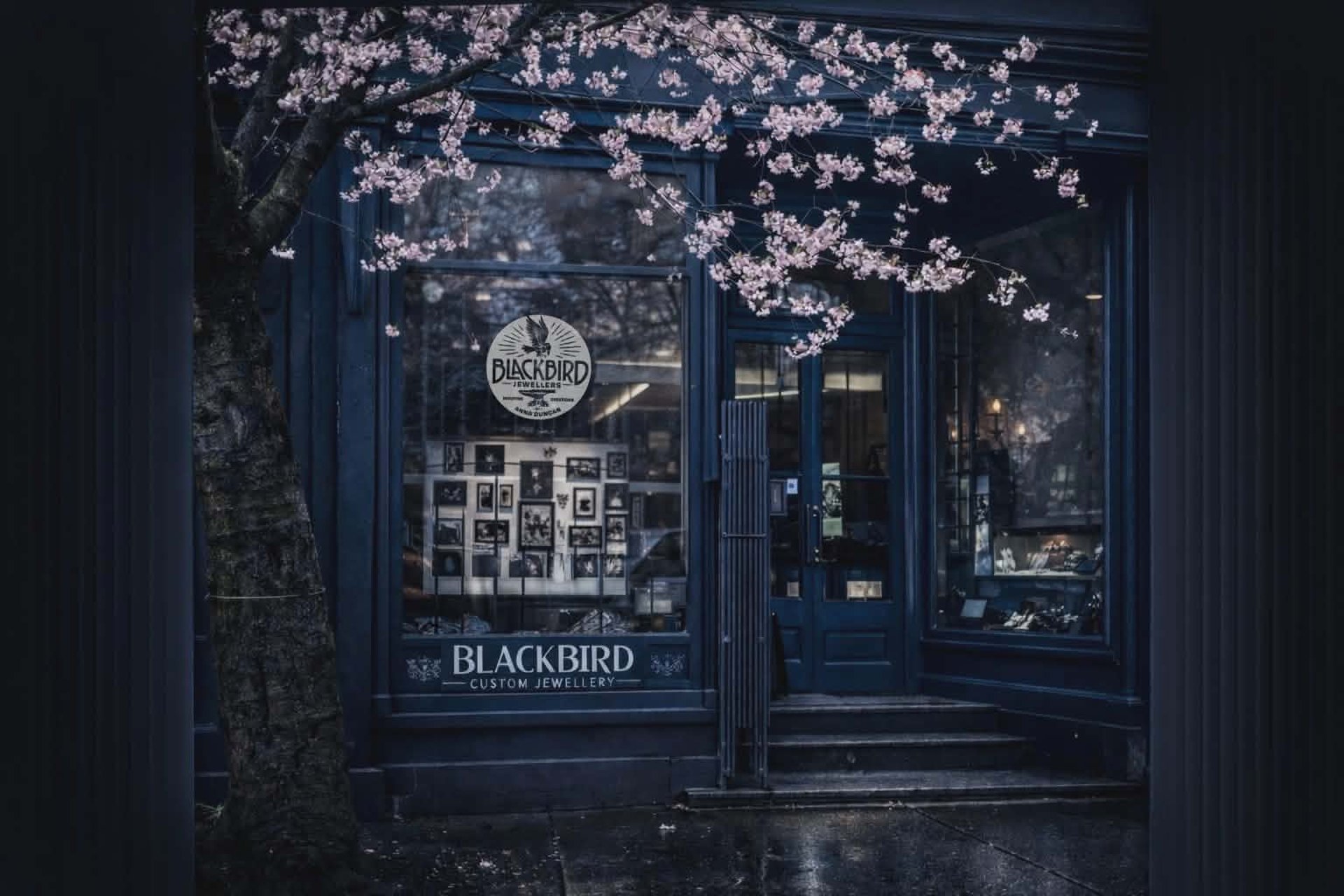 black and white bed linen