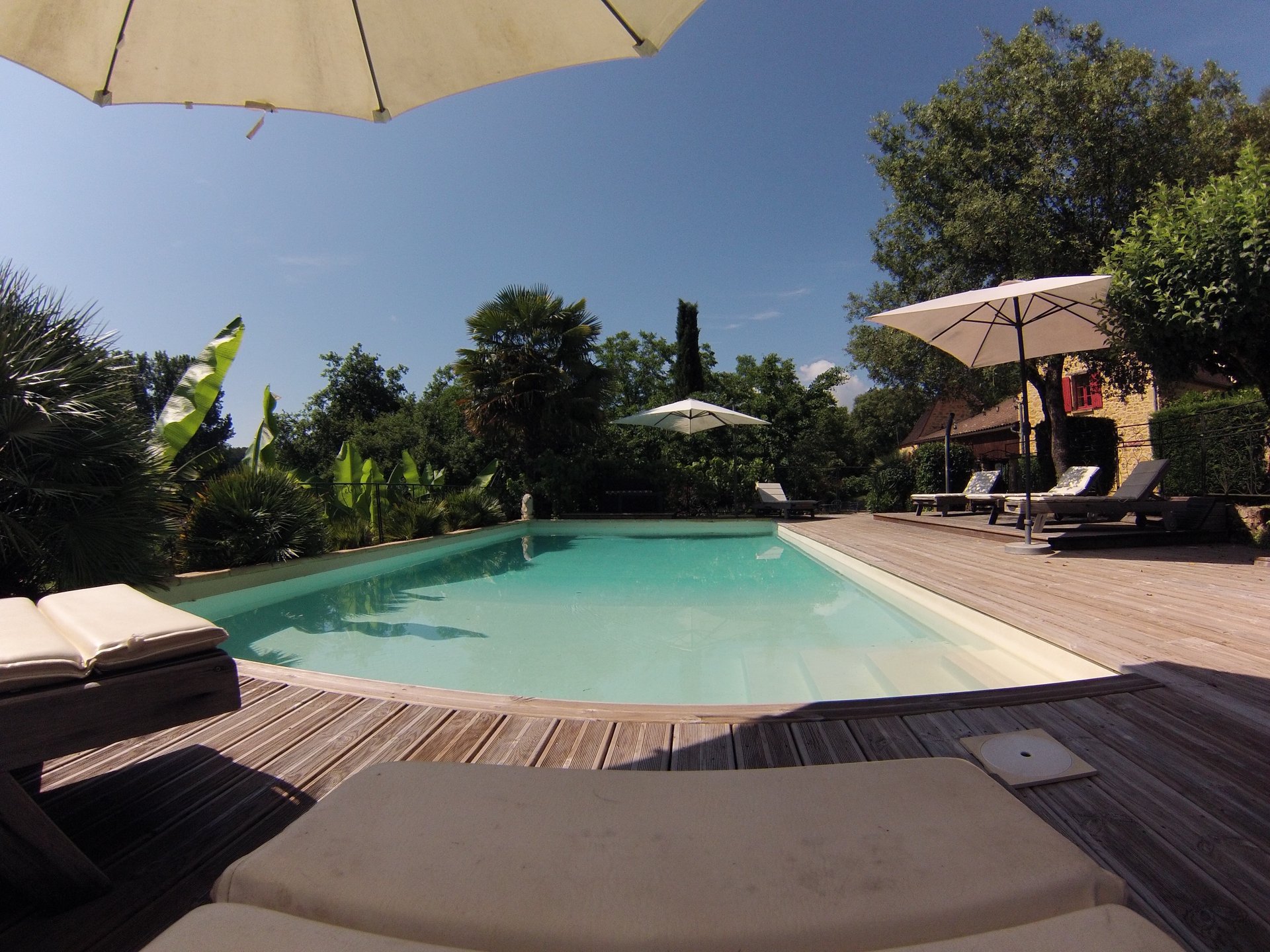 black and white bed linen