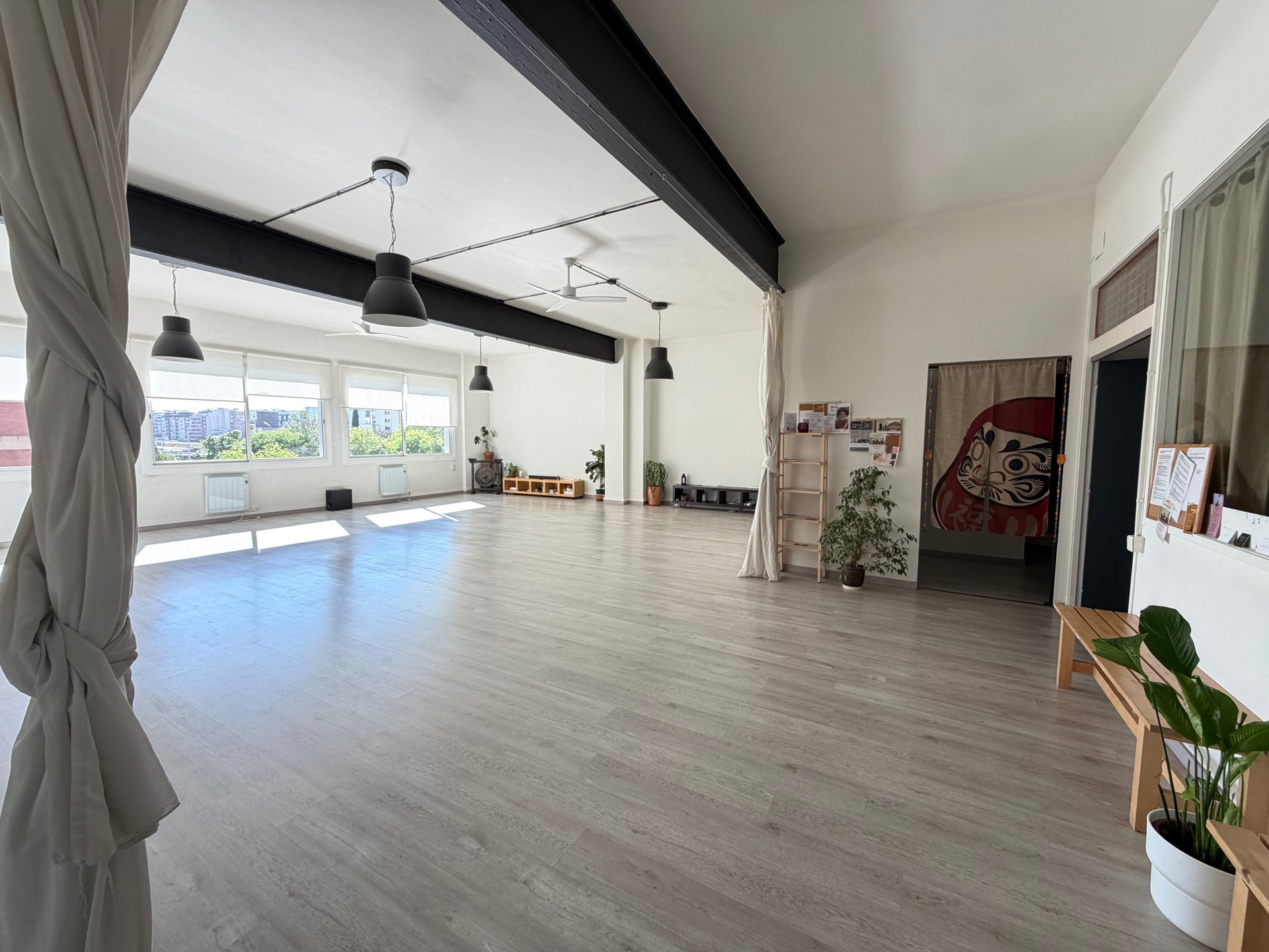 black and white bed linen