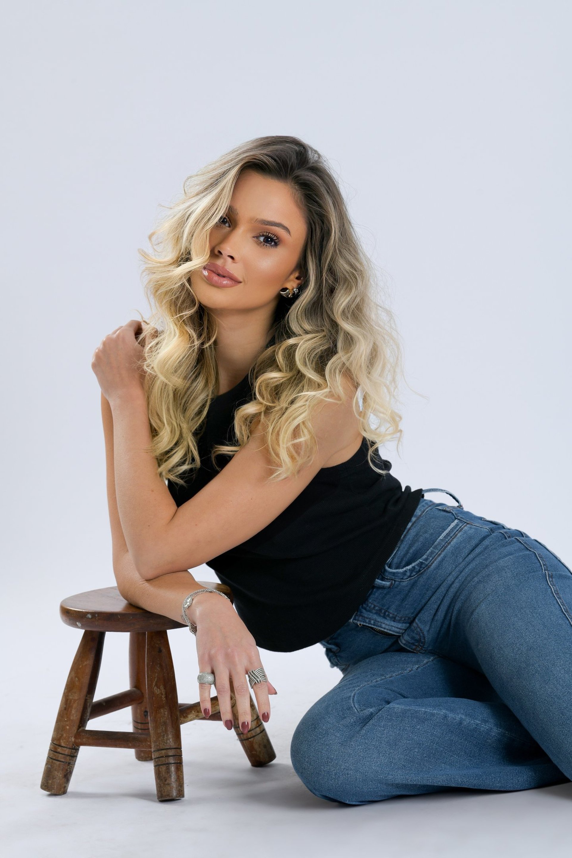 black and white bed linen