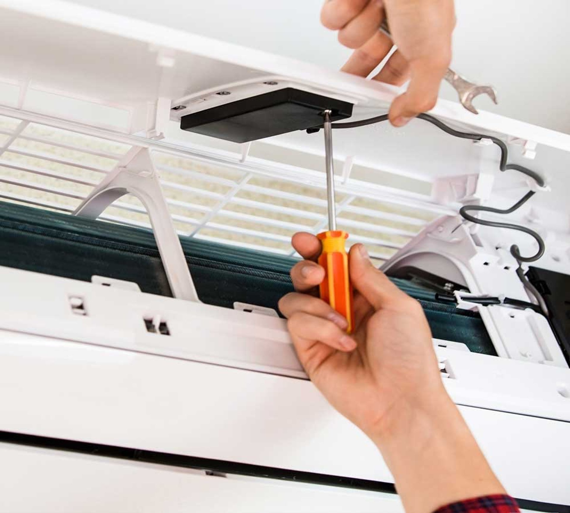 black and white bed linen