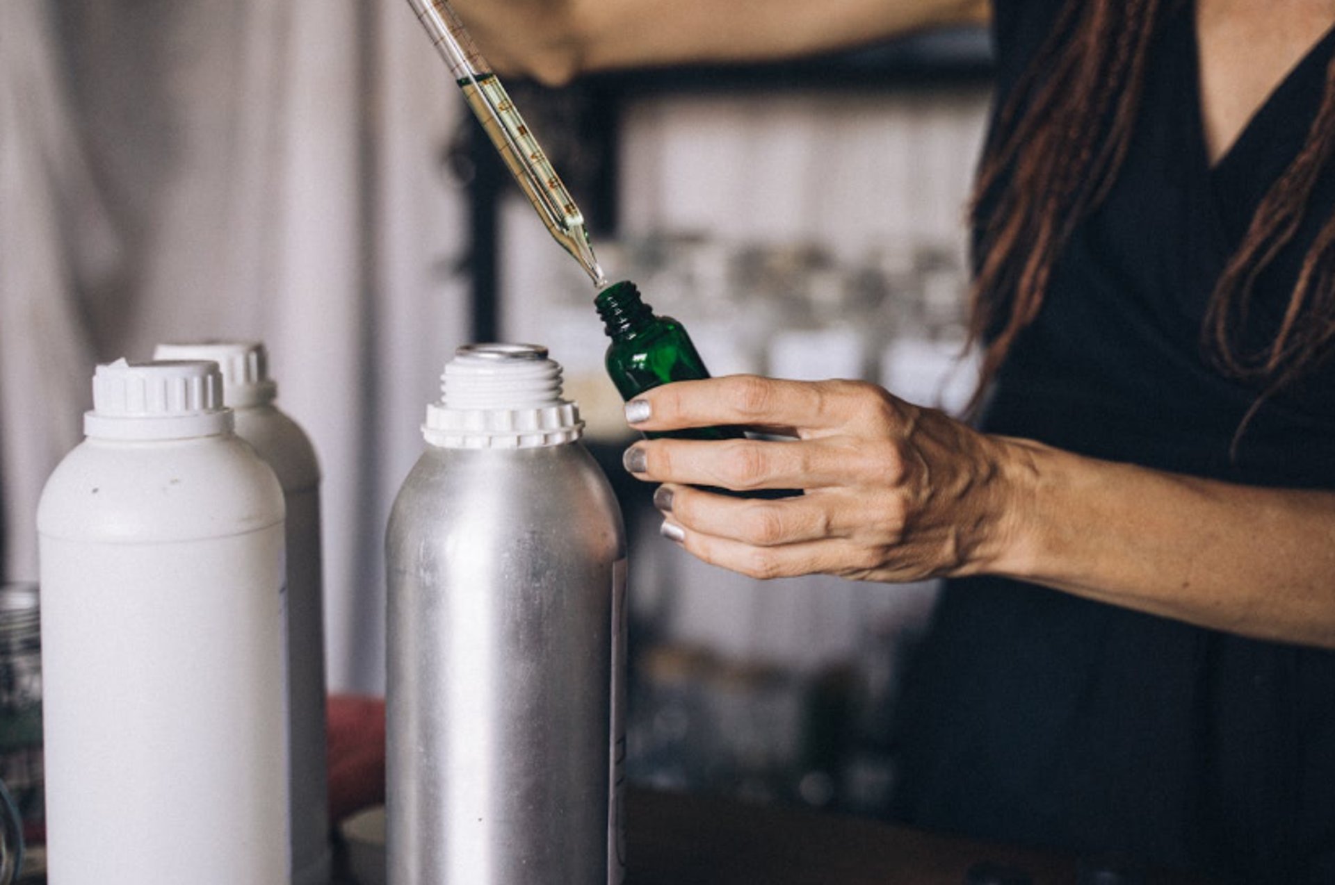 black and white bed linen