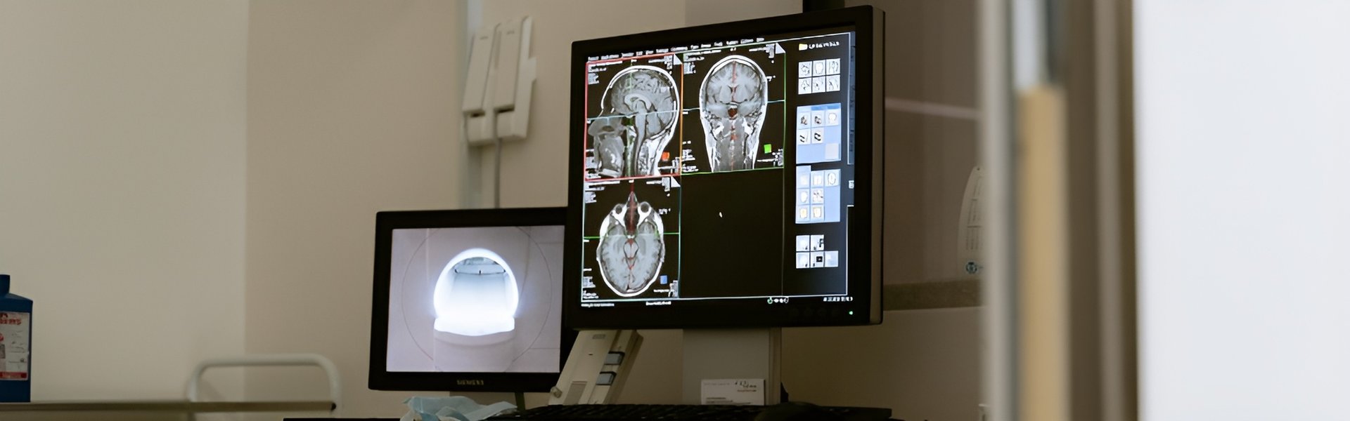 gray computer monitor