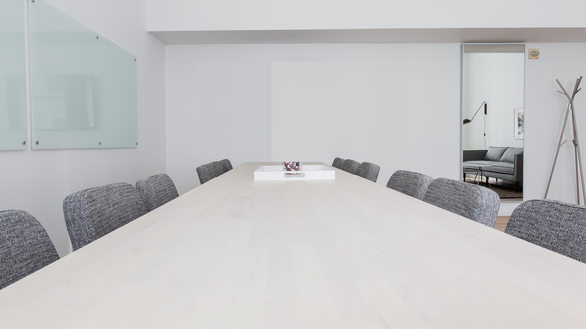 black and white bed linen