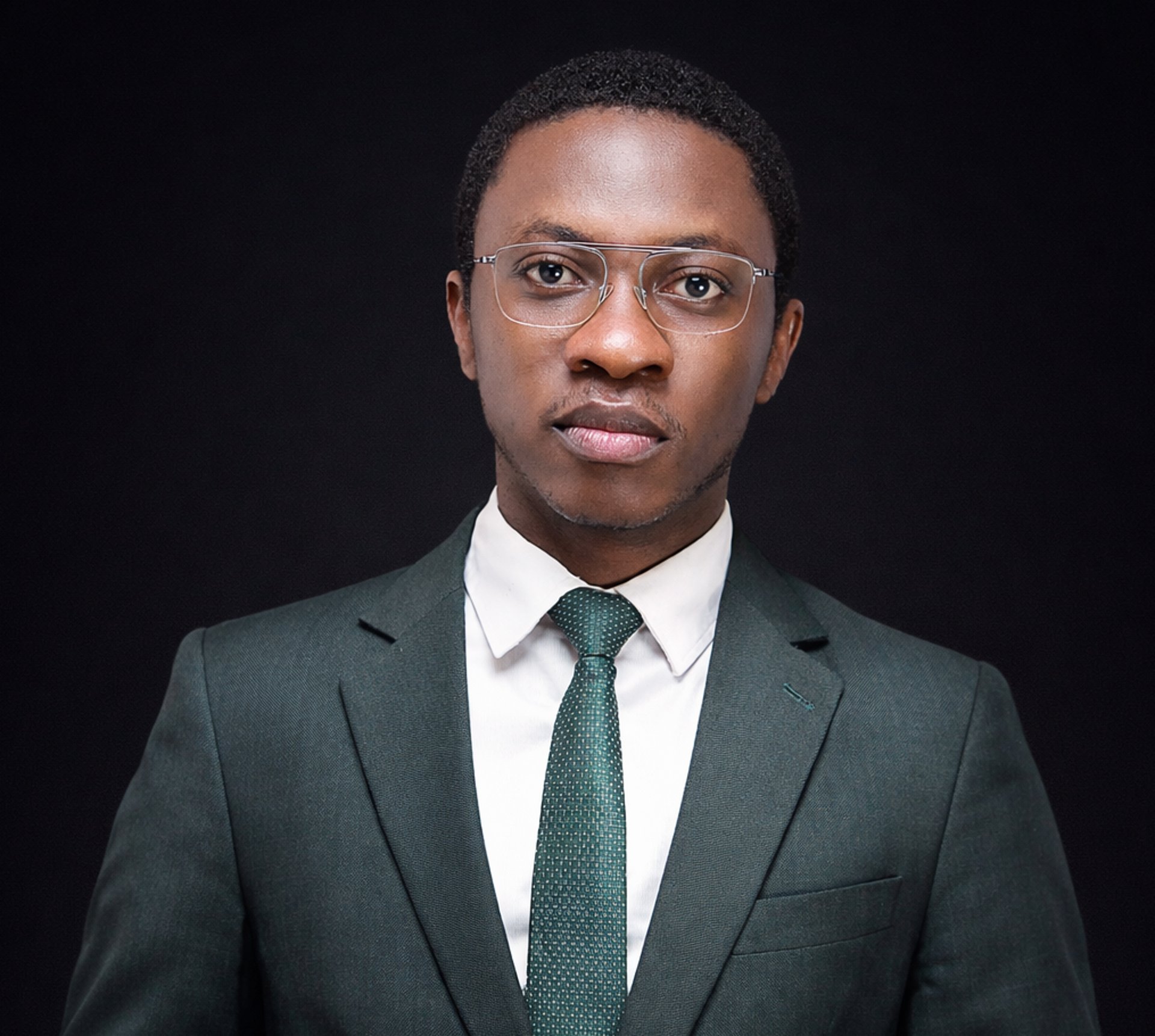 gray computer monitor