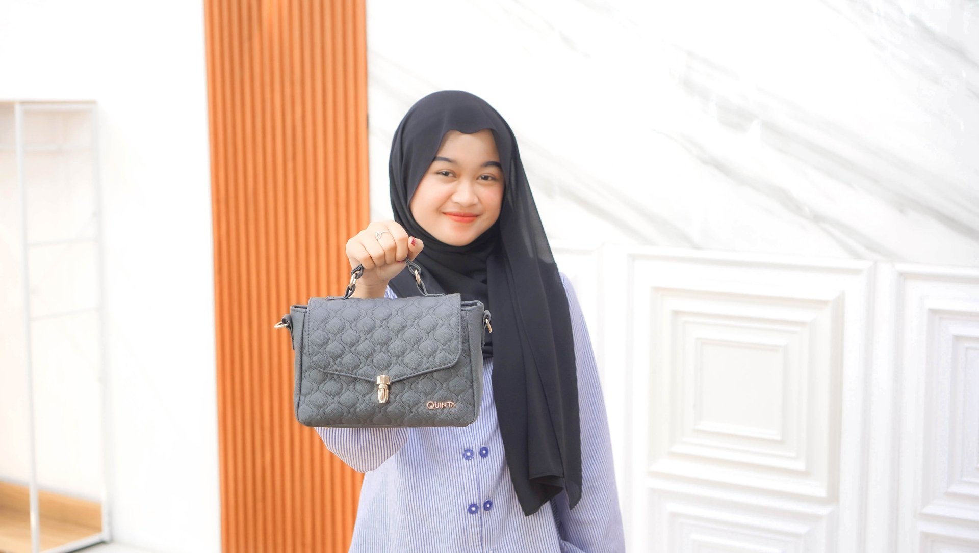 black and white bed linen