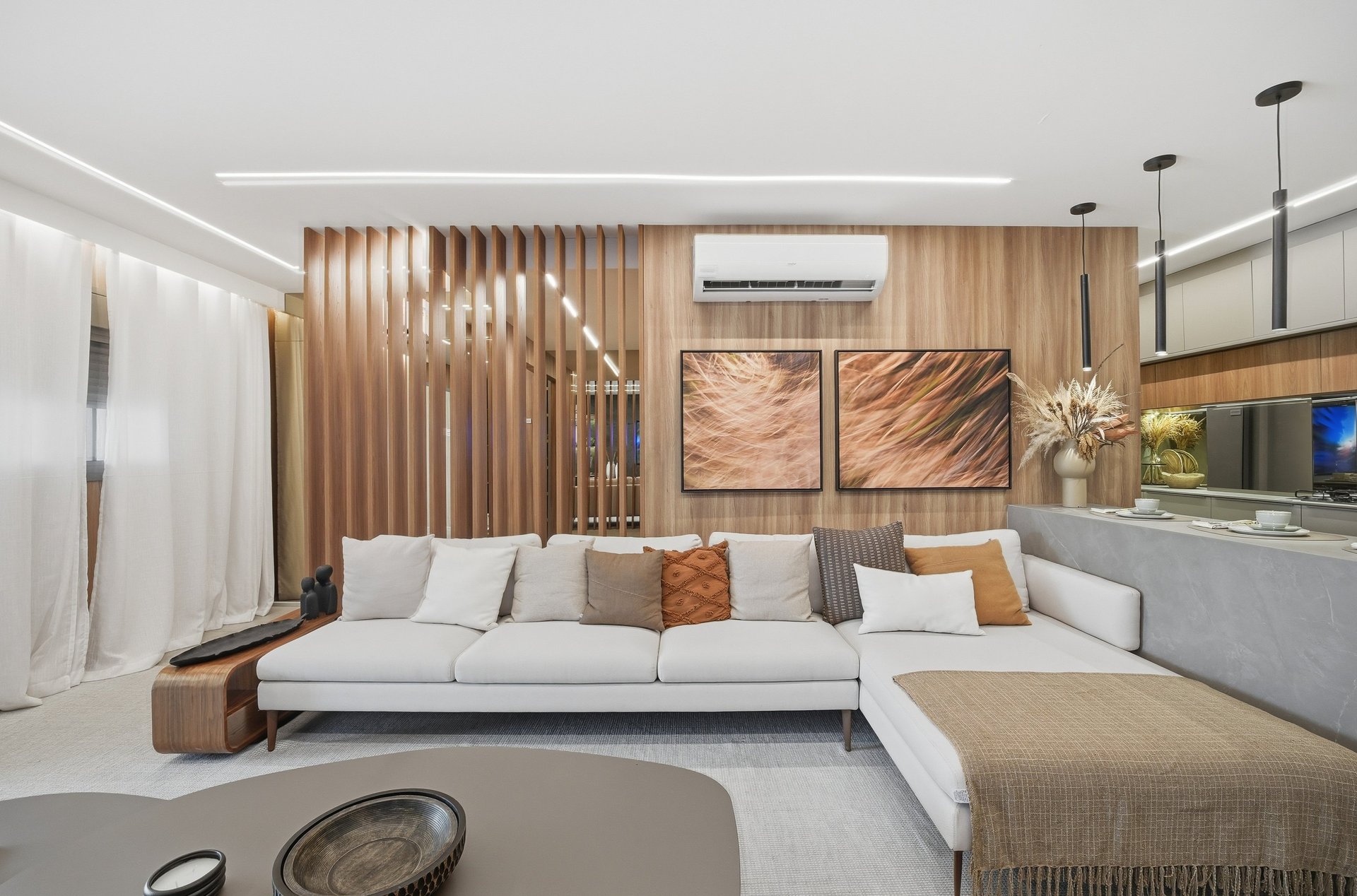 black and white bed linen