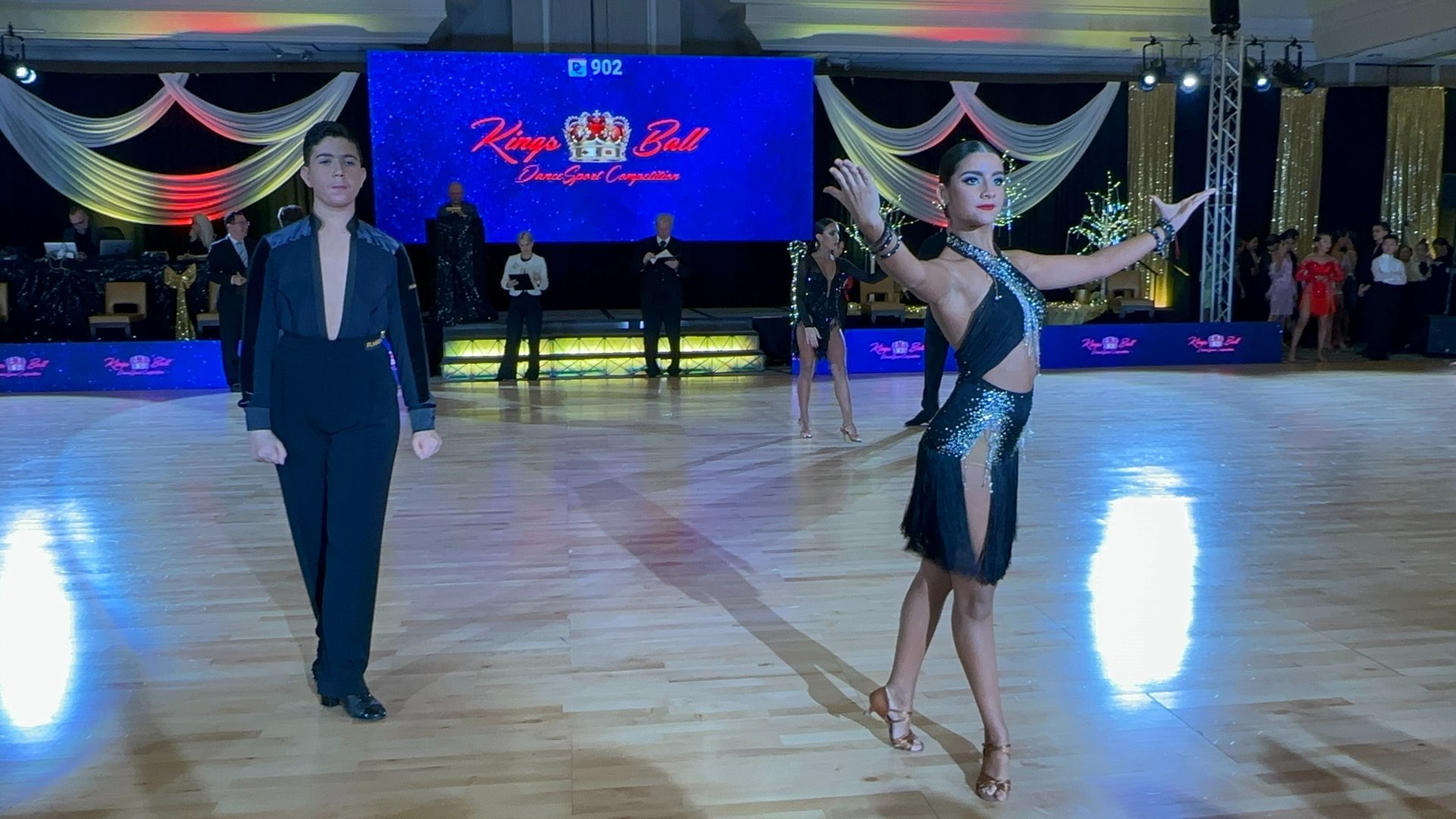 black and white bed linen