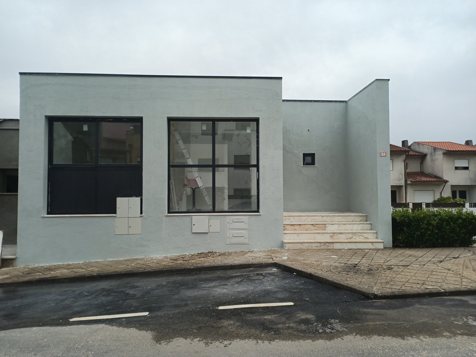 black and white bed linen