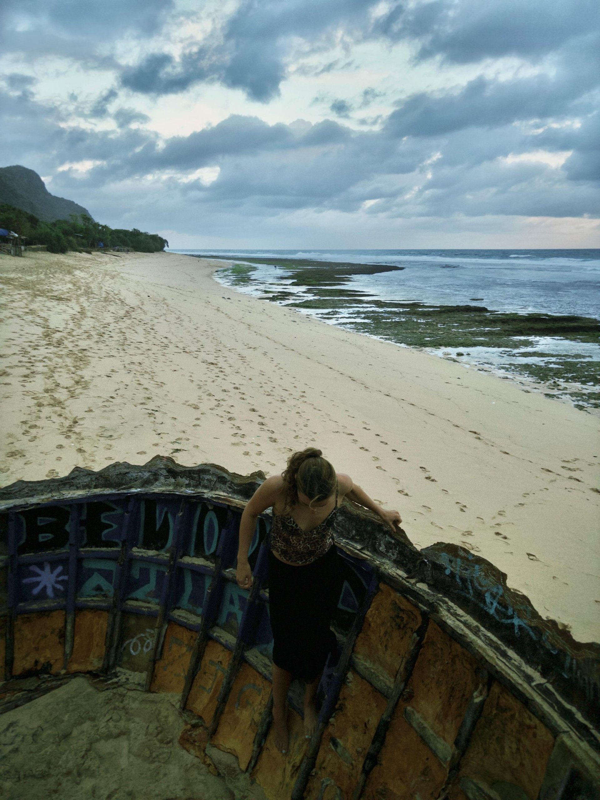 black and white bed linen