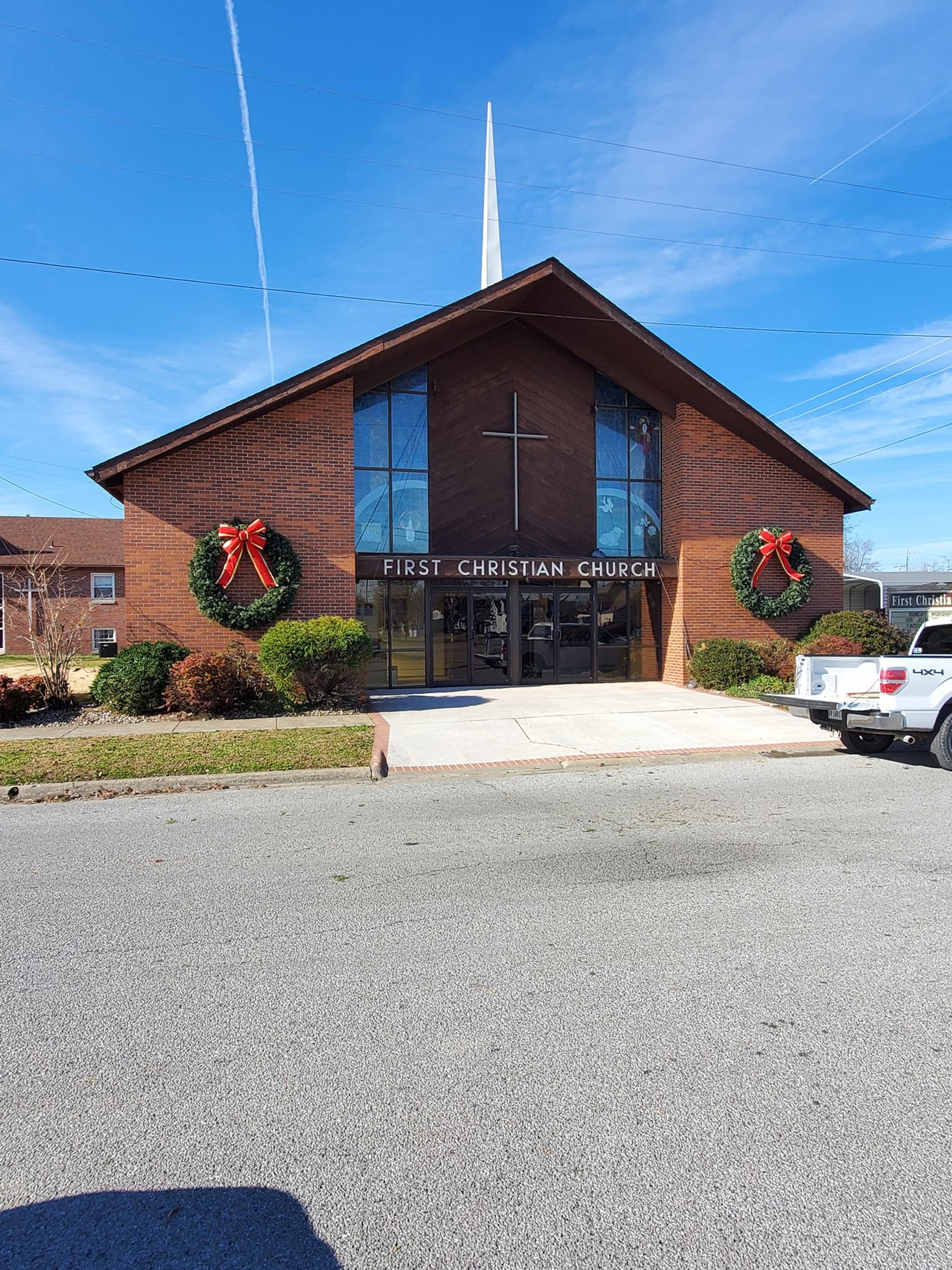 gray computer monitor