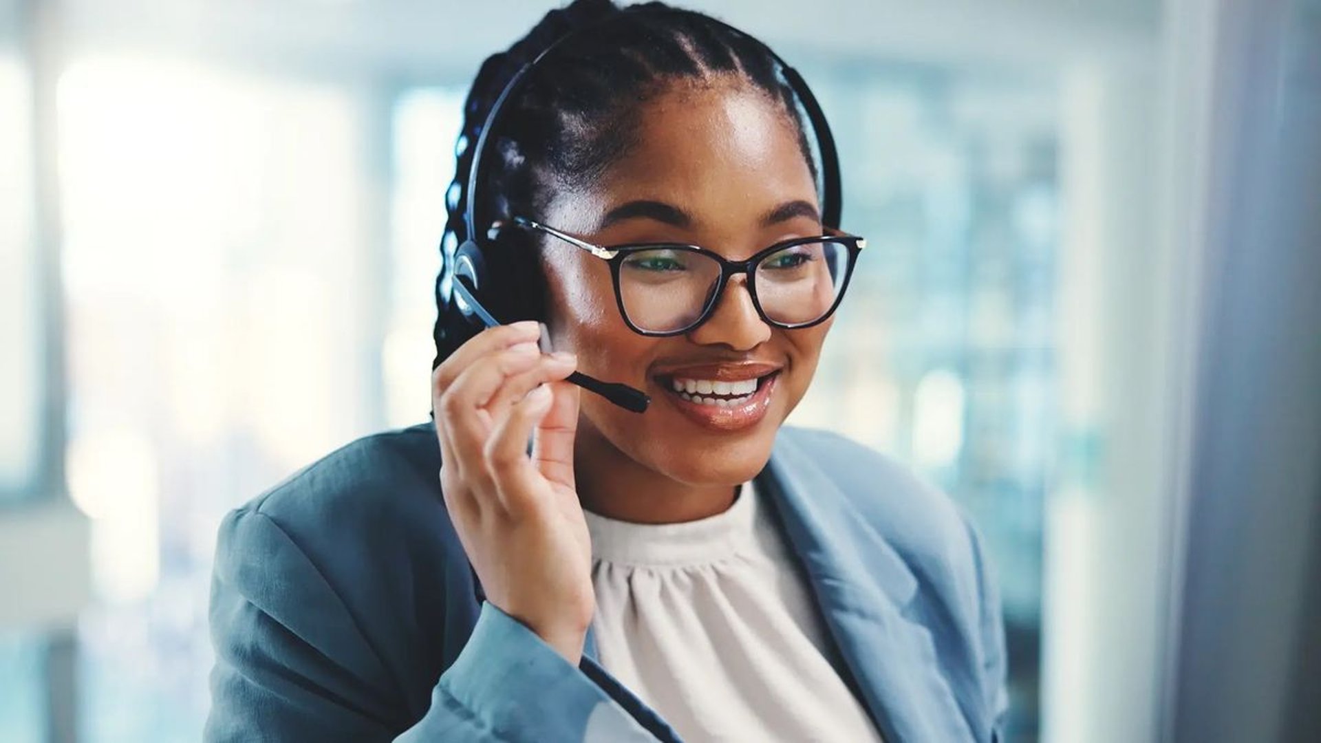 gray computer monitor