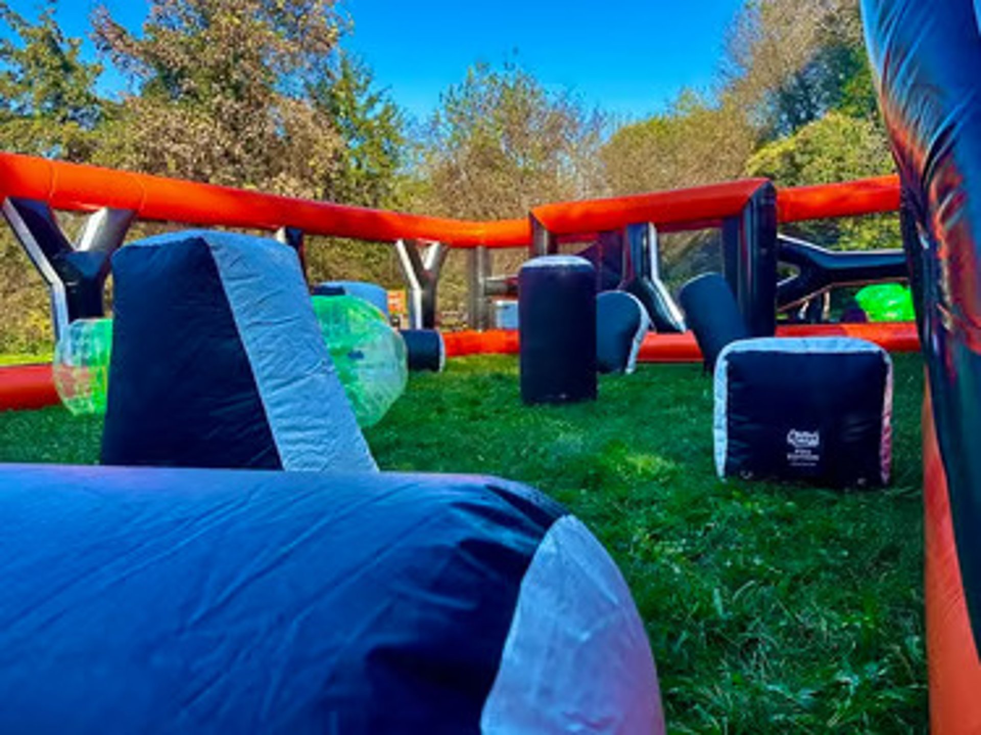 black and white bed linen