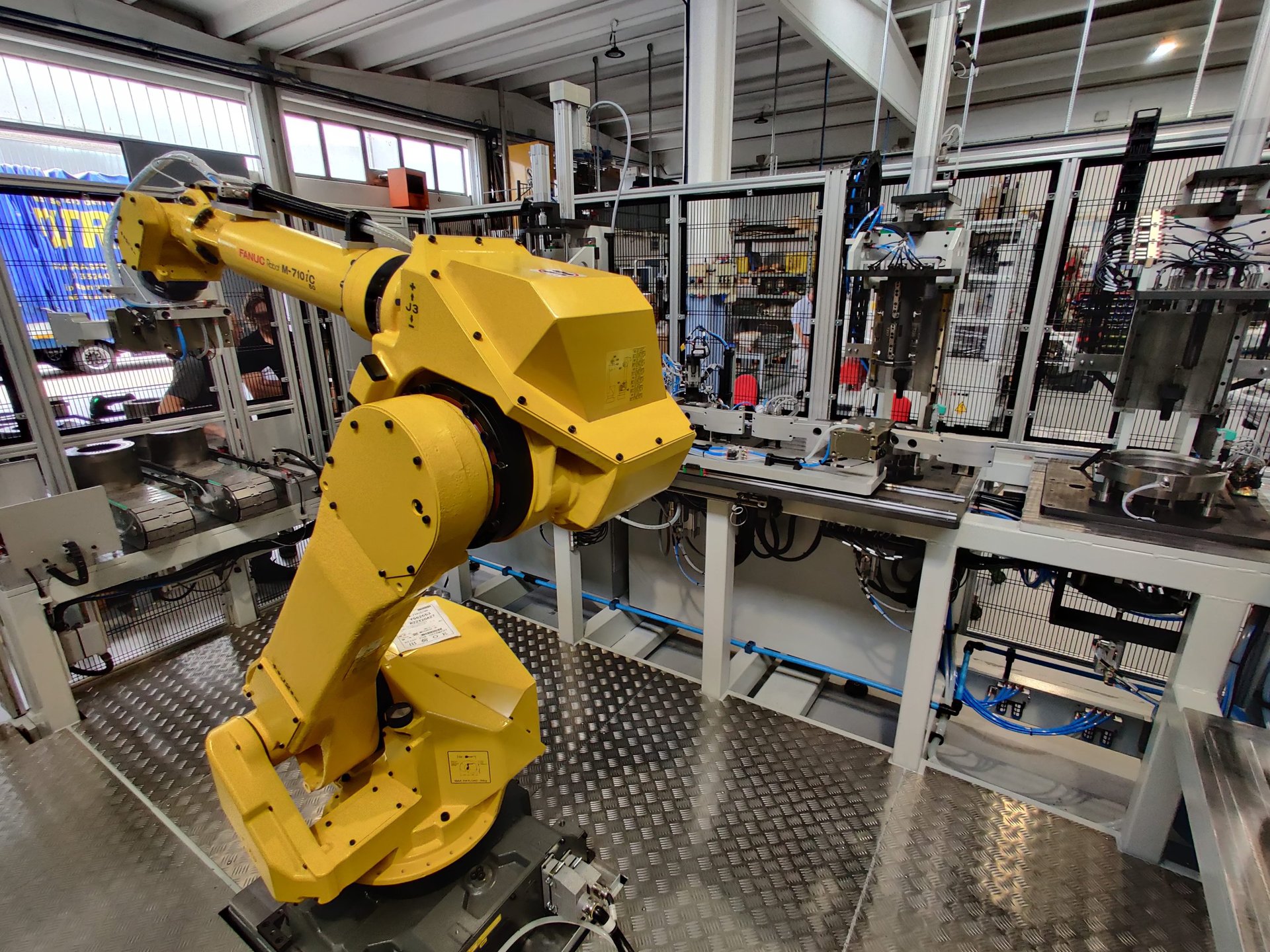 black and white bed linen