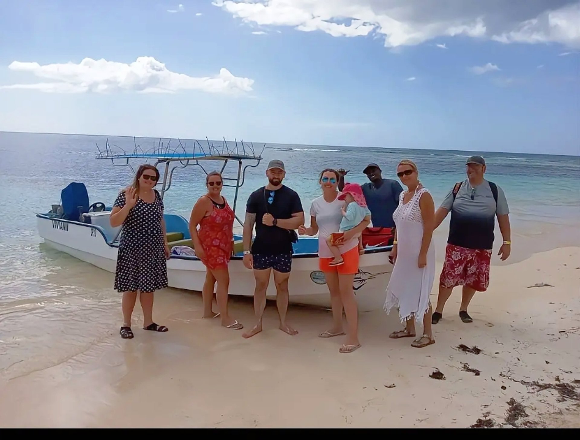 gray computer monitor