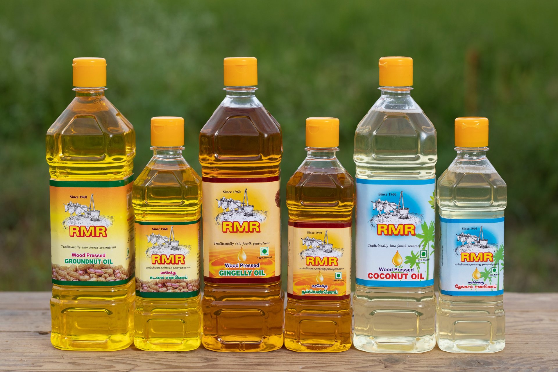 gray computer monitor