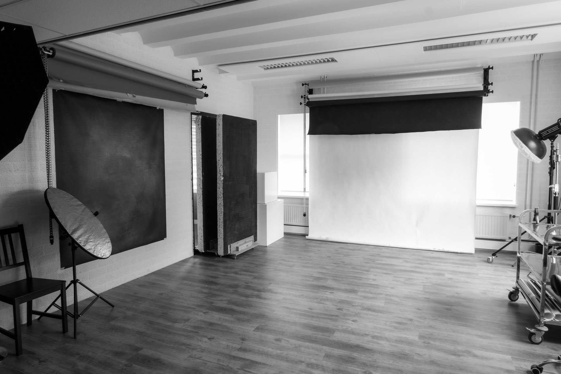 black and white bed linen