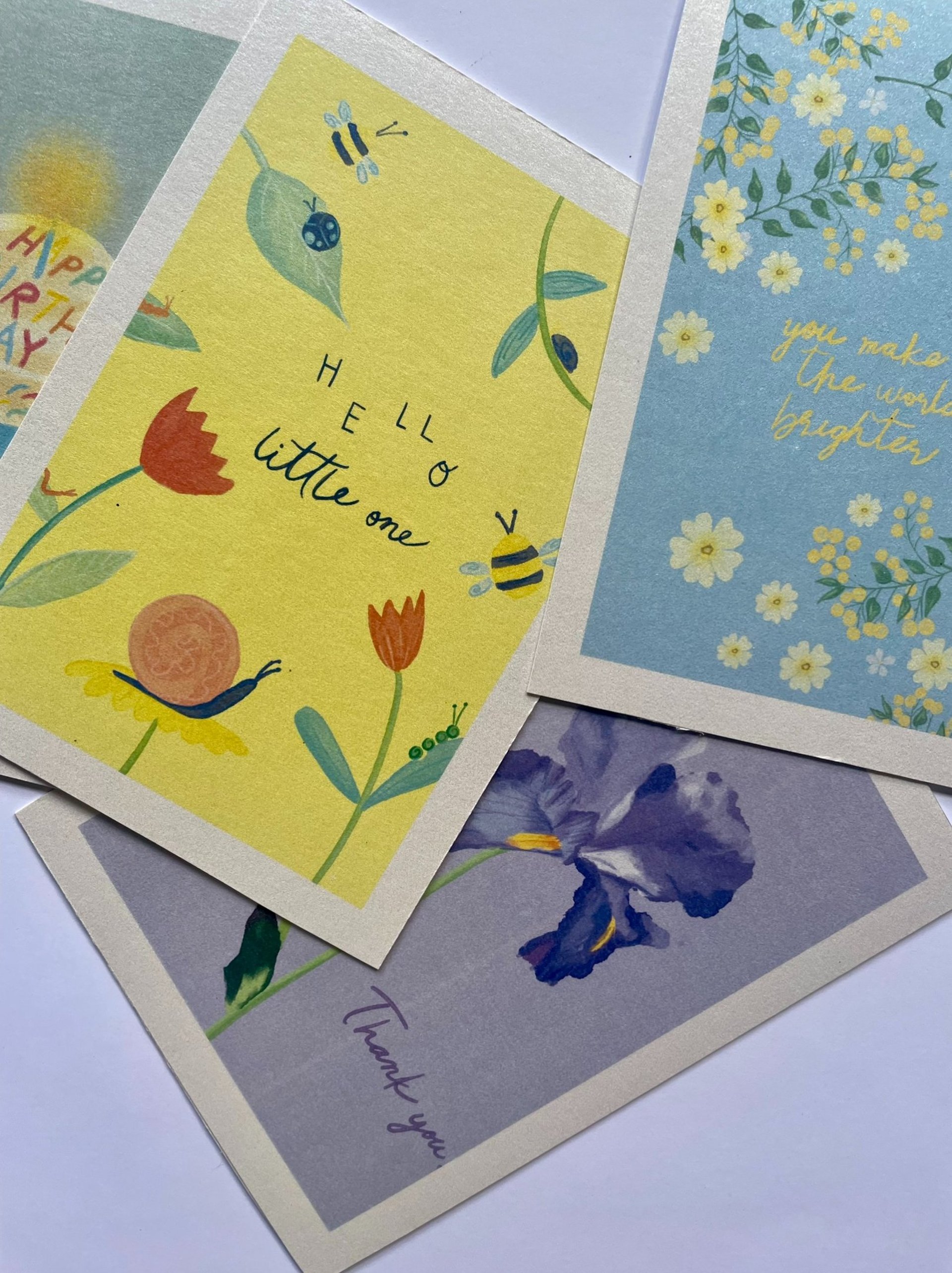 gray computer monitor