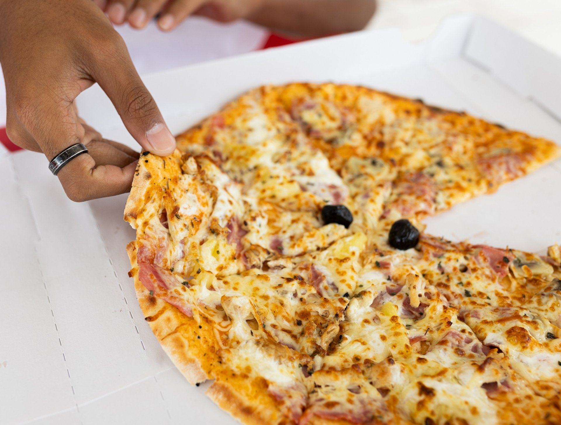 black and white bed linen