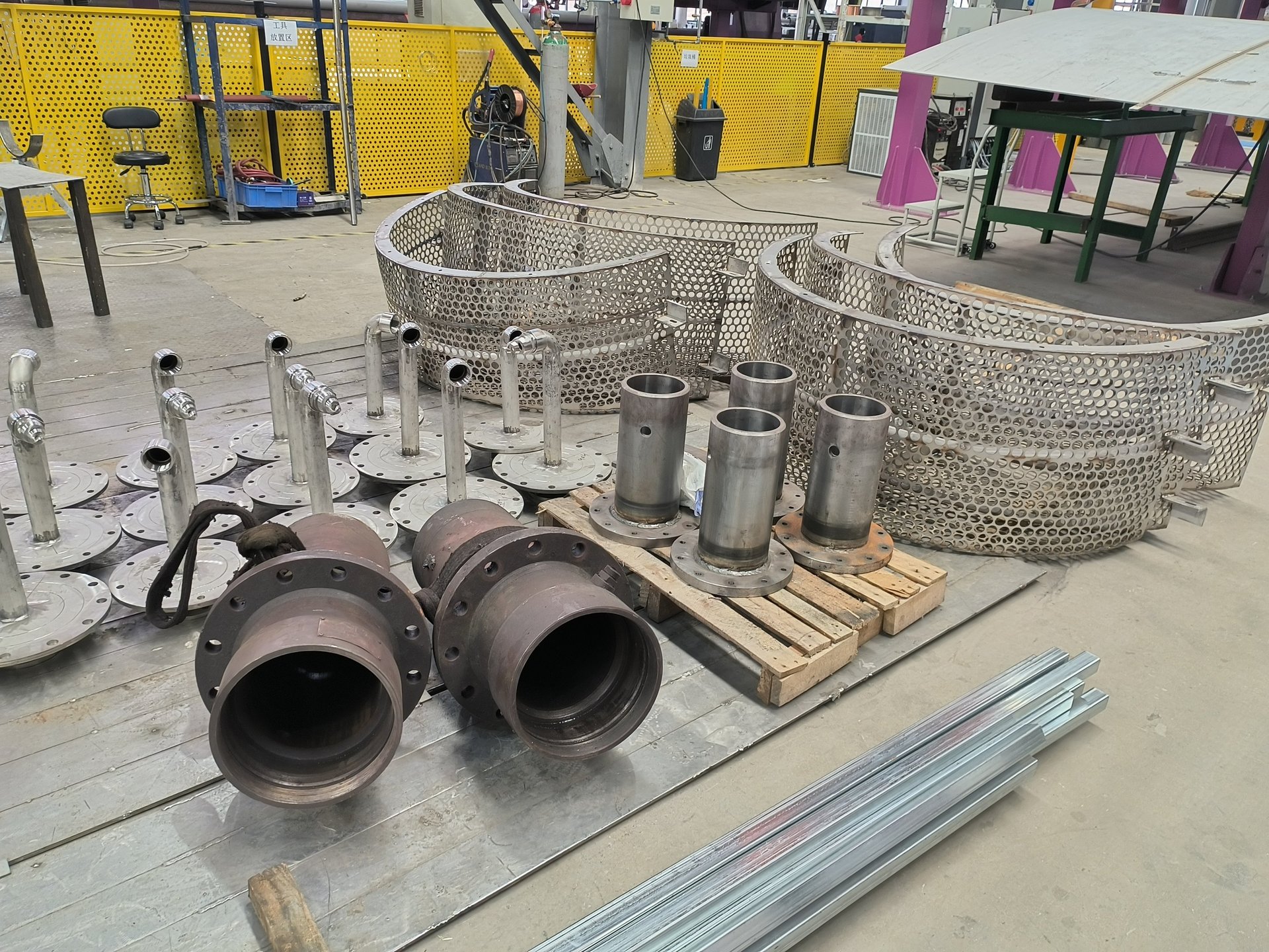 black and brown leather padded tub sofa