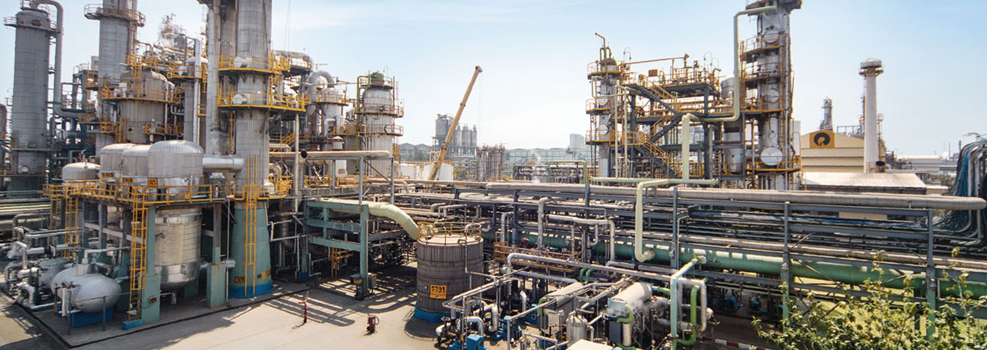 black and brown leather padded tub sofa