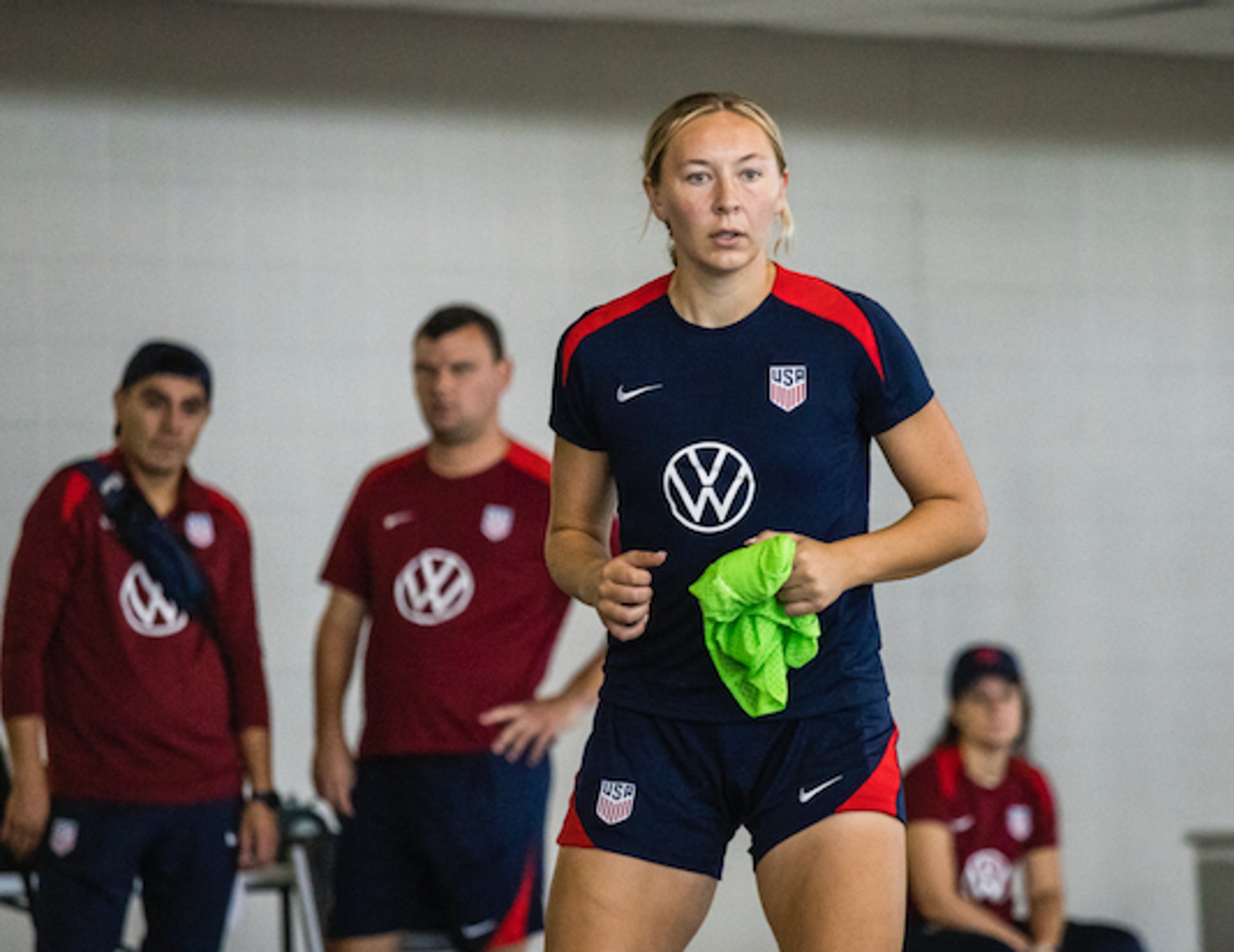 gray computer monitor