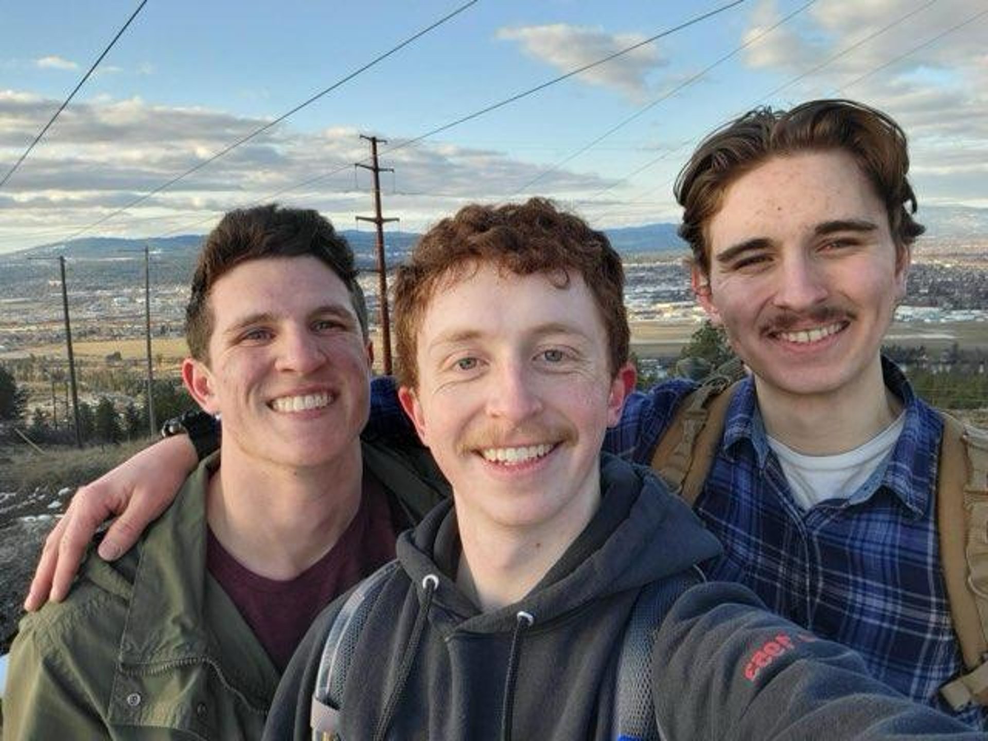 gray computer monitor