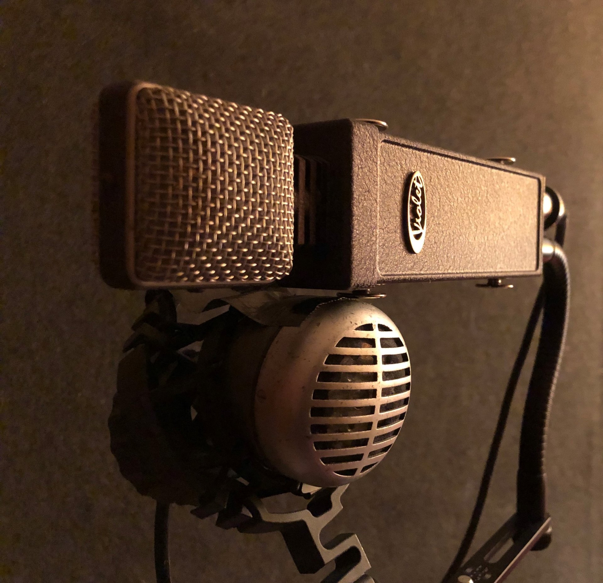 2 micros Fil's HOUSE Studio