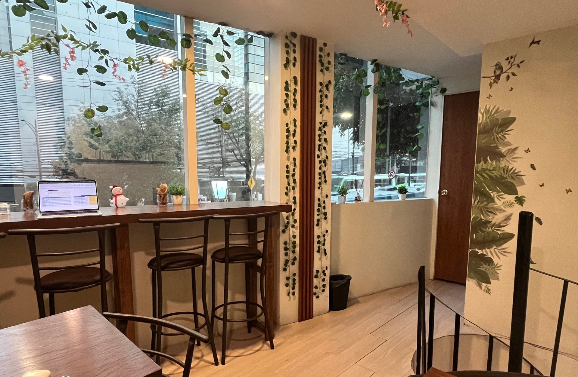 black and white bed linen