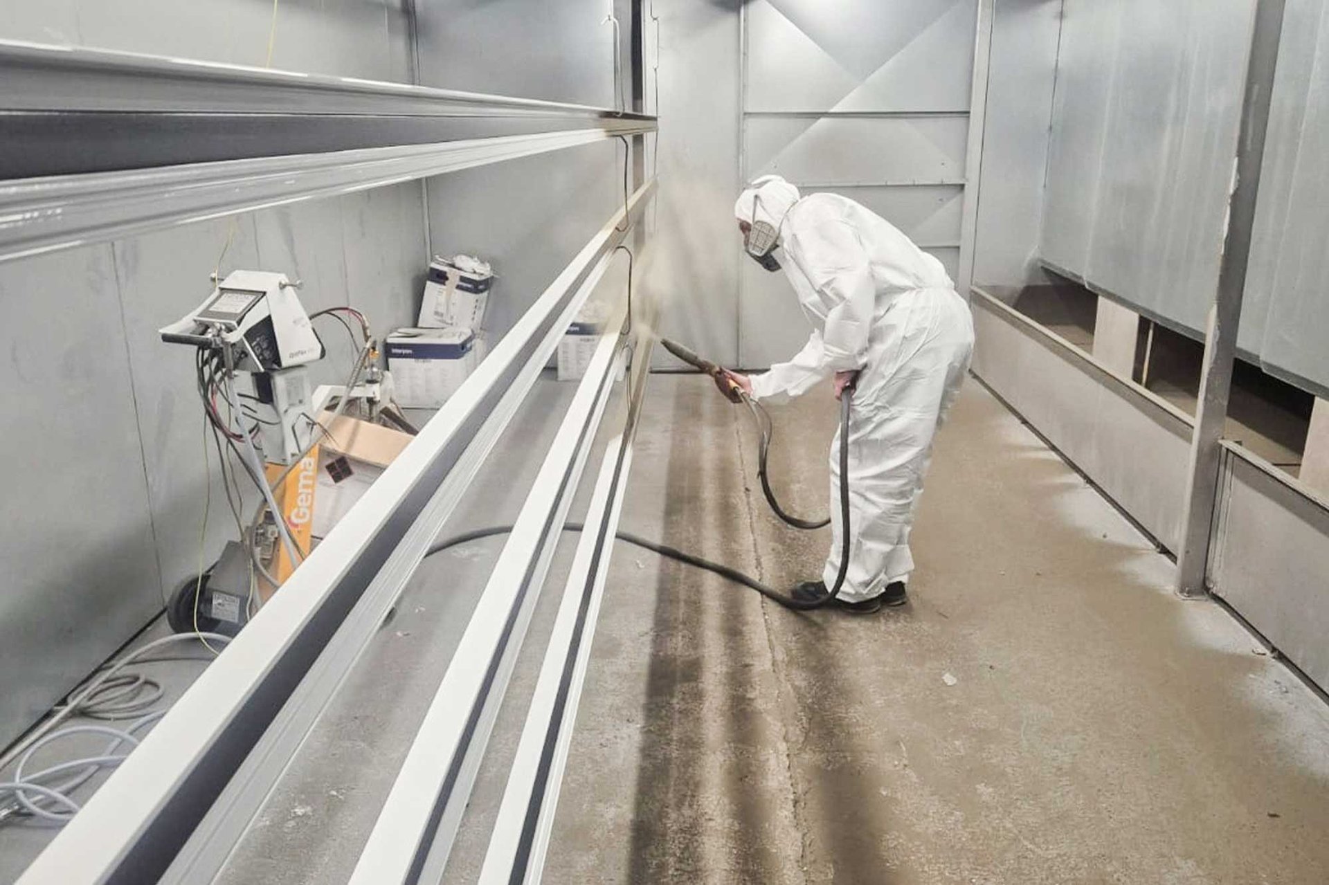 black and white bed linen