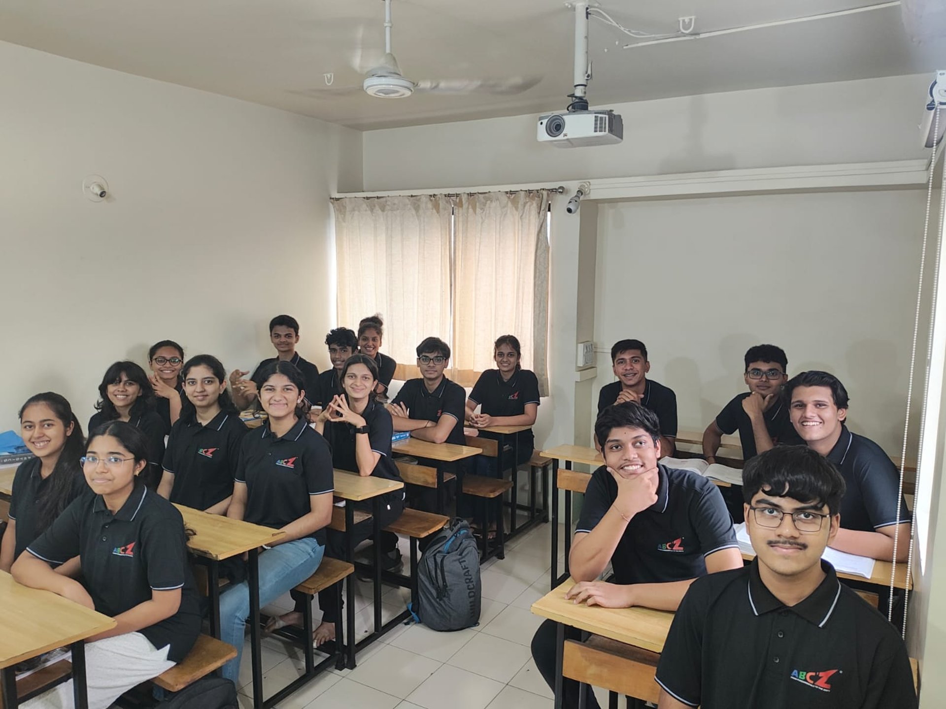 gray computer monitor