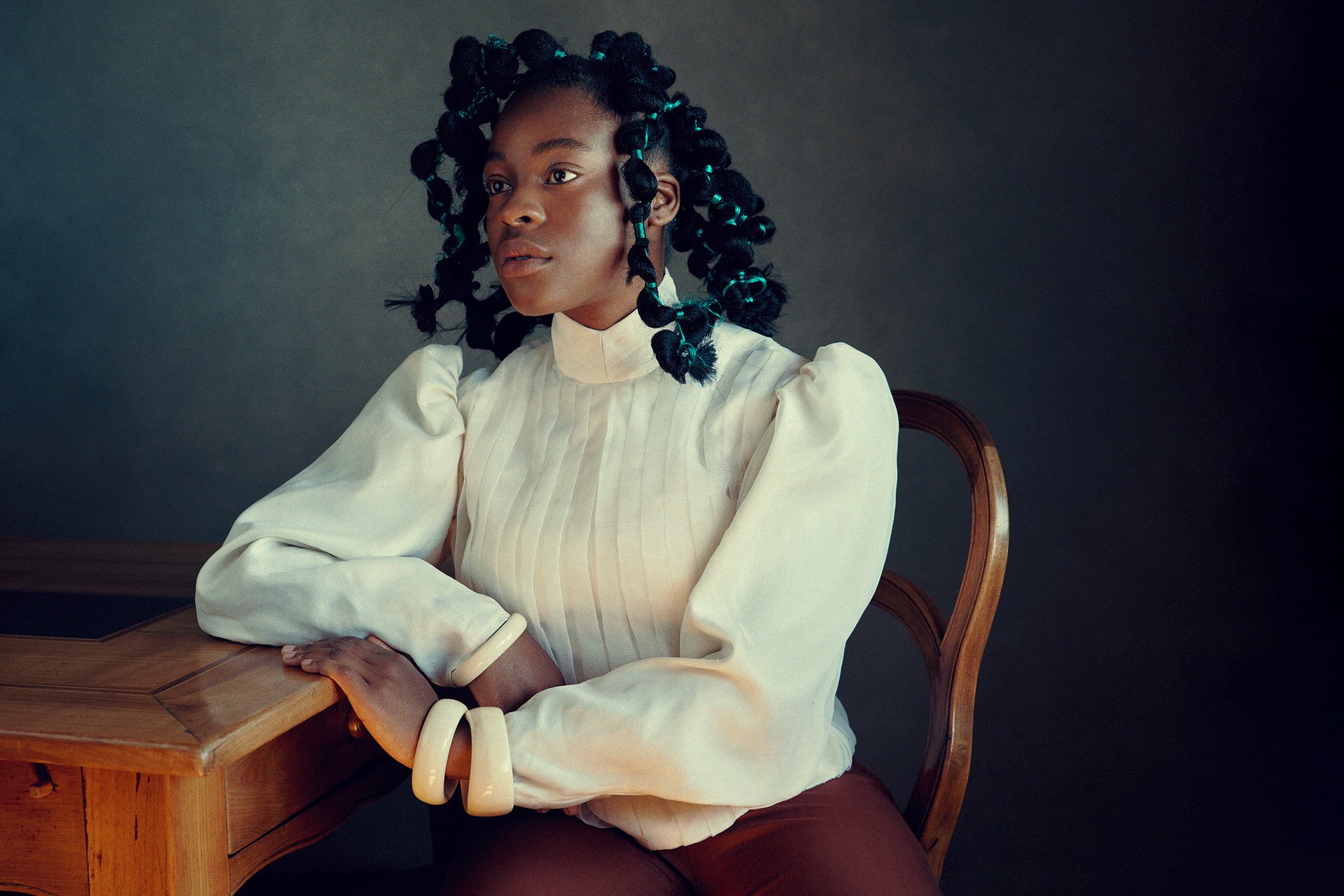 black and white bed linen