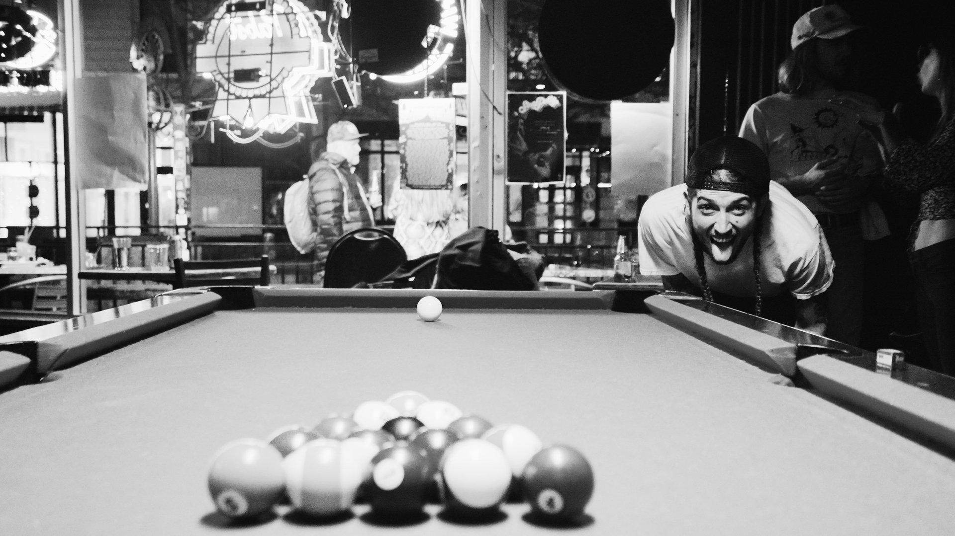 black and white bed linen