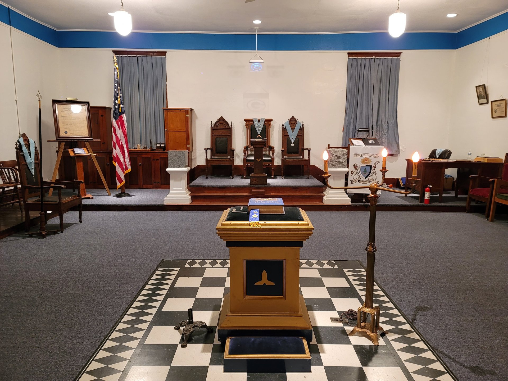 black and white bed linen