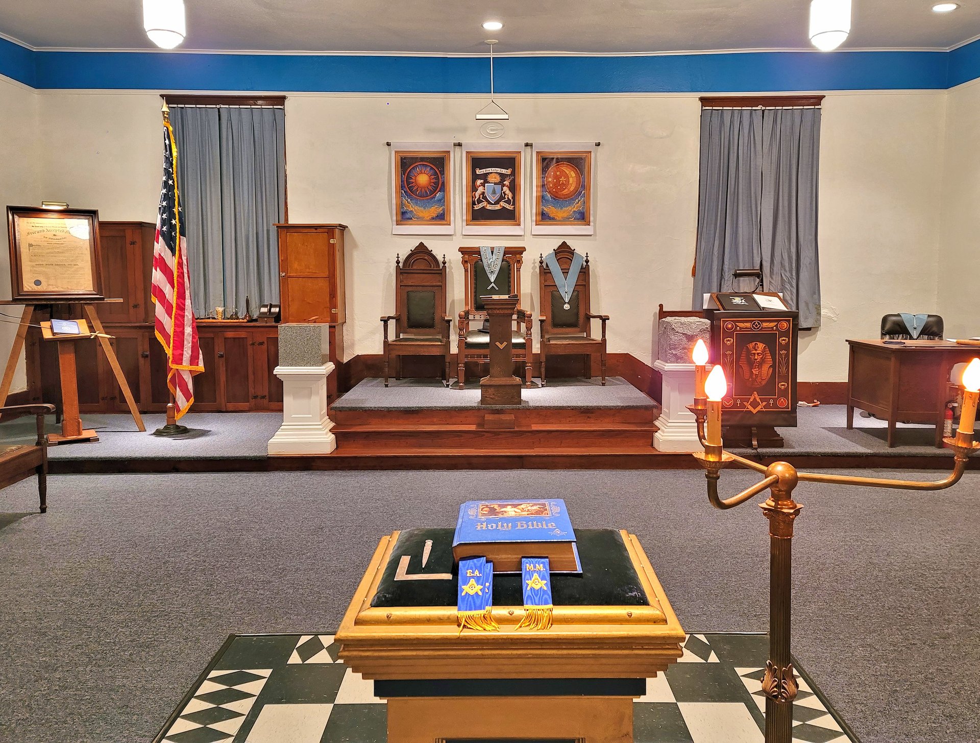 black and white bed linen