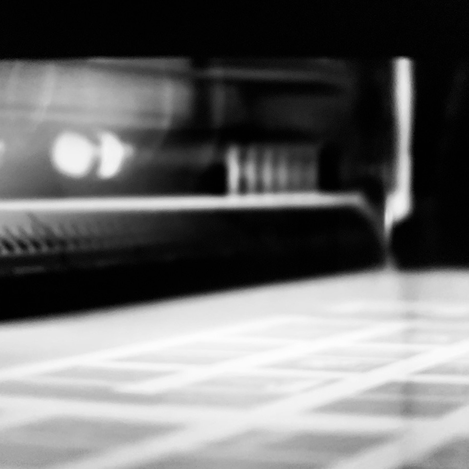 gray computer monitor