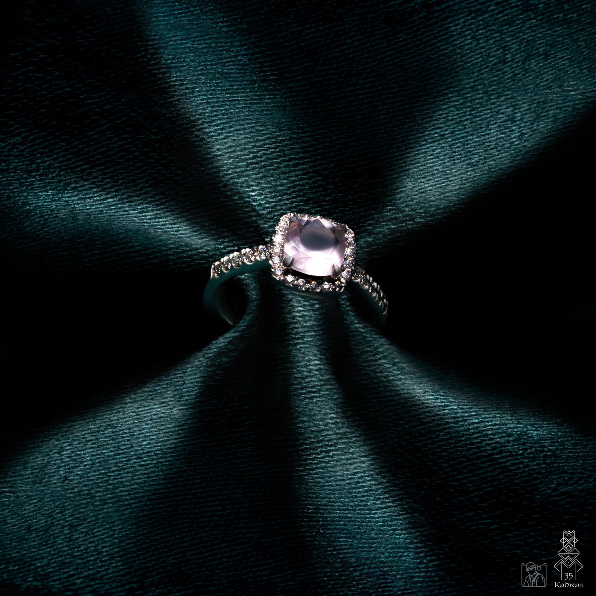 black and white bed linen