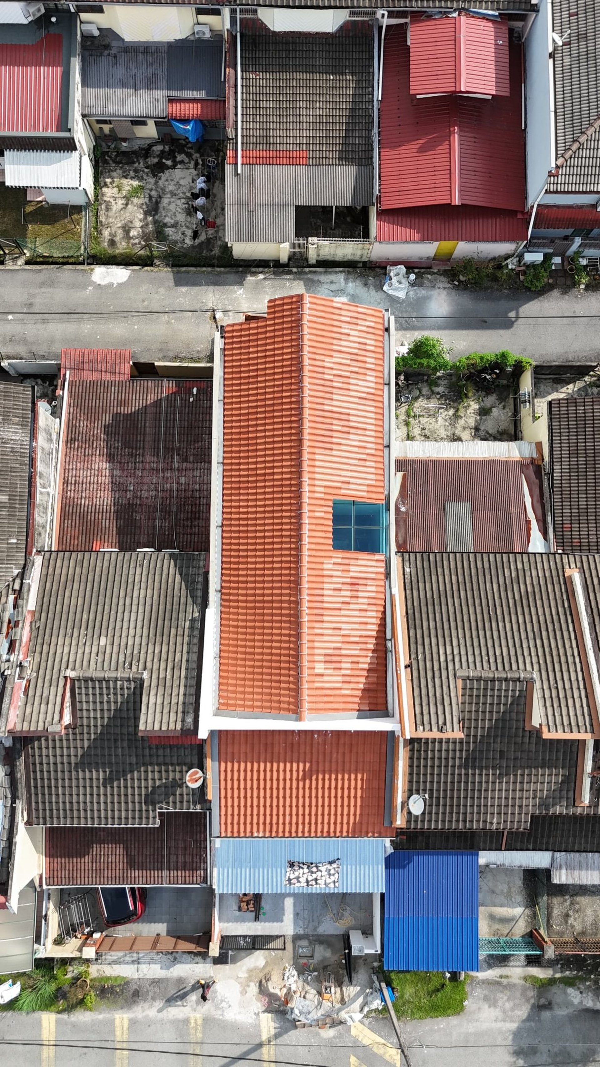black and brown leather padded tub sofa