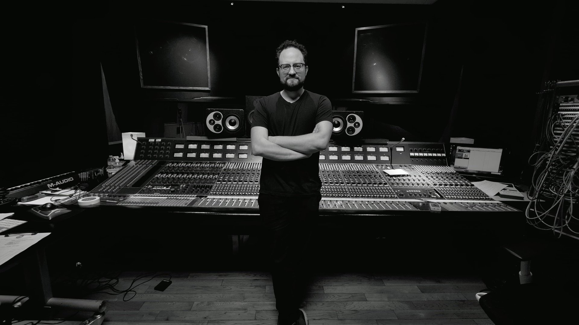 black and white bed linen