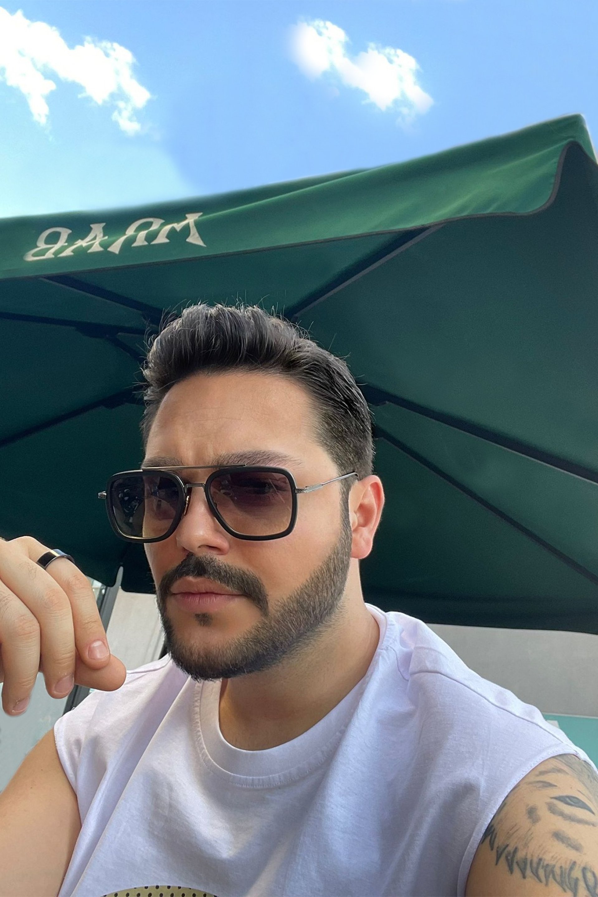 black and white bed linen