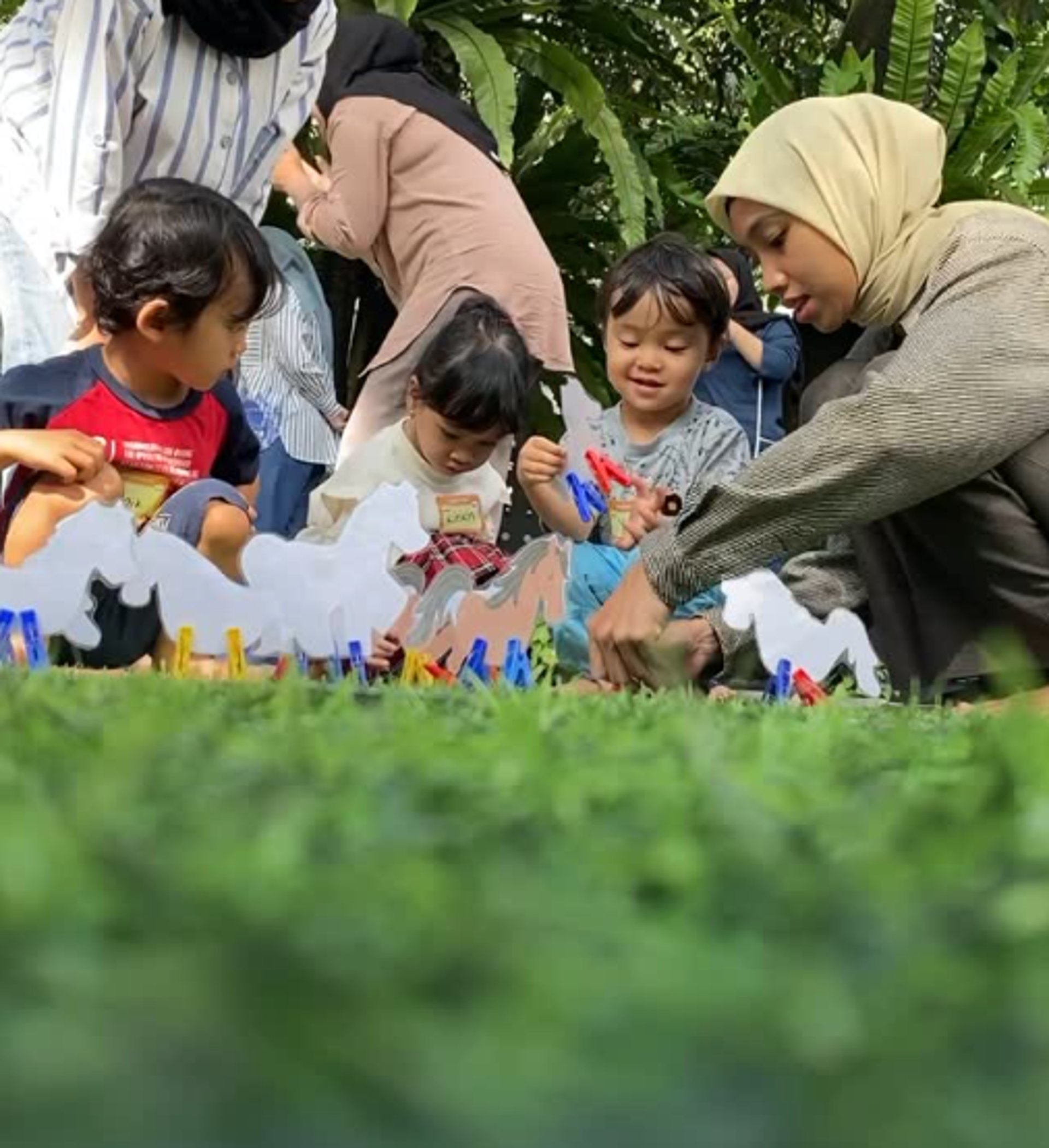 black and white bed linen