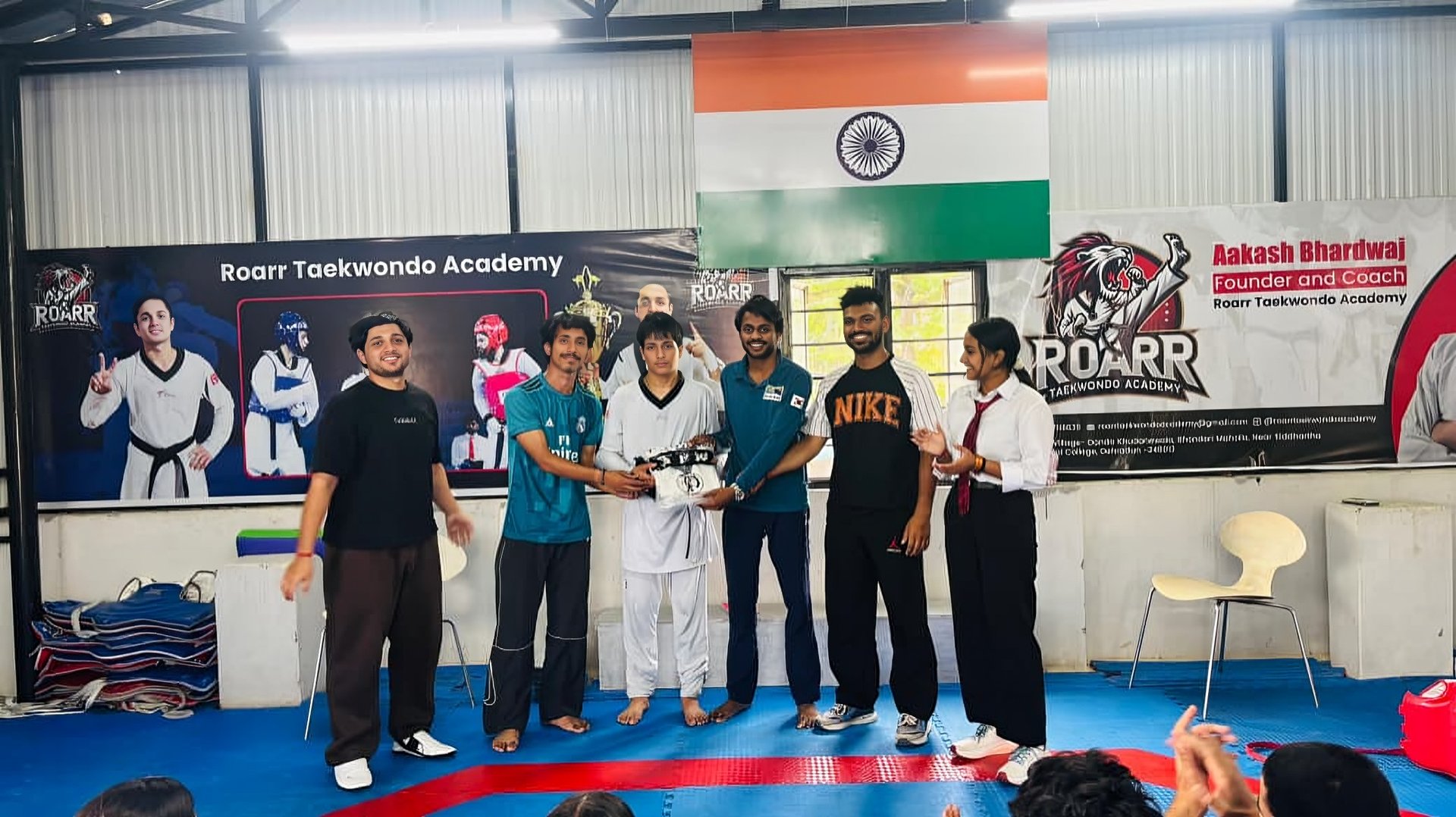 black and white bed linen