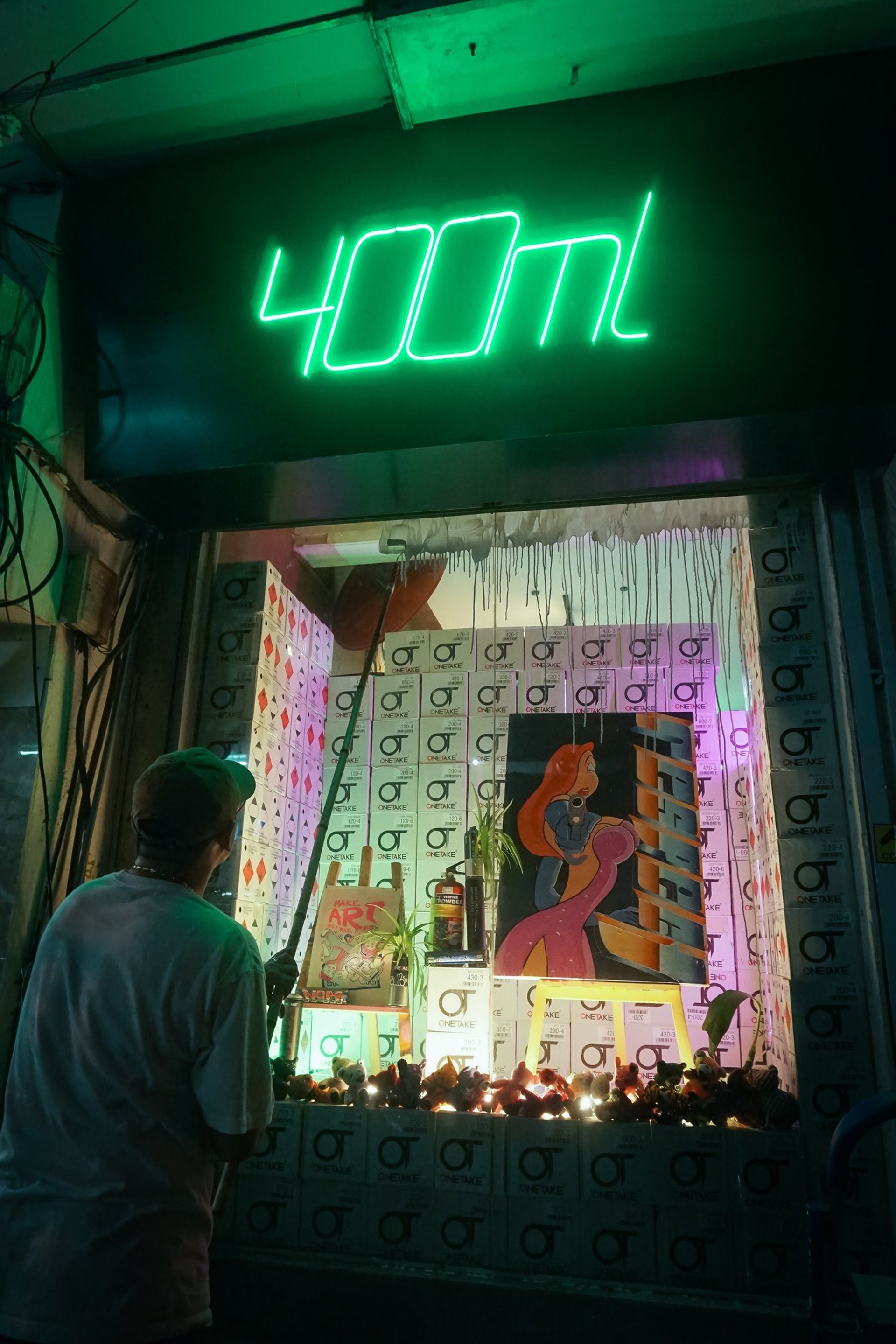 black and white bed linen