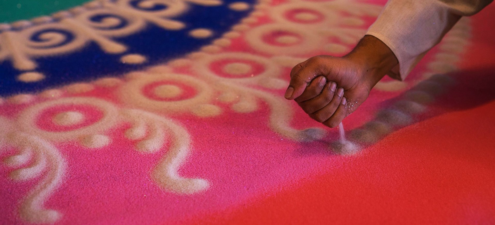 black and white bed linen