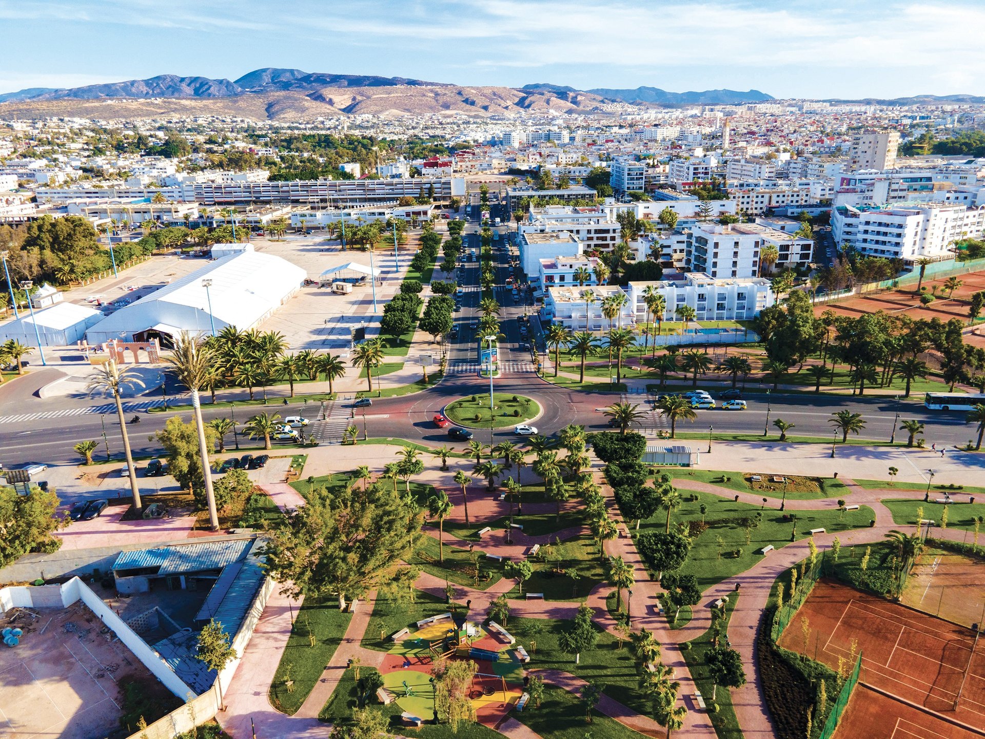 black and white bed linen